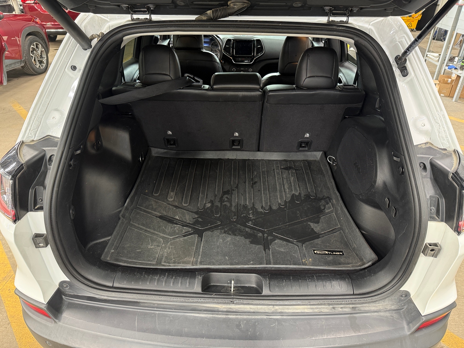 Thumbnail: 2020 Jeep Cherokee - 6