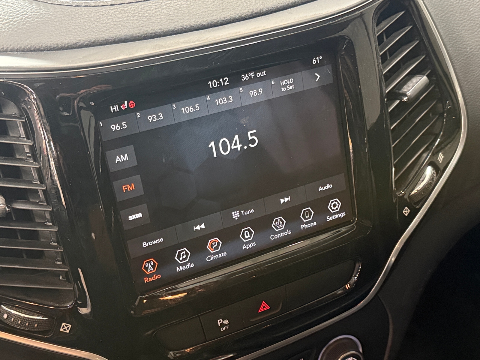 Thumbnail: 2020 Jeep Cherokee - 3