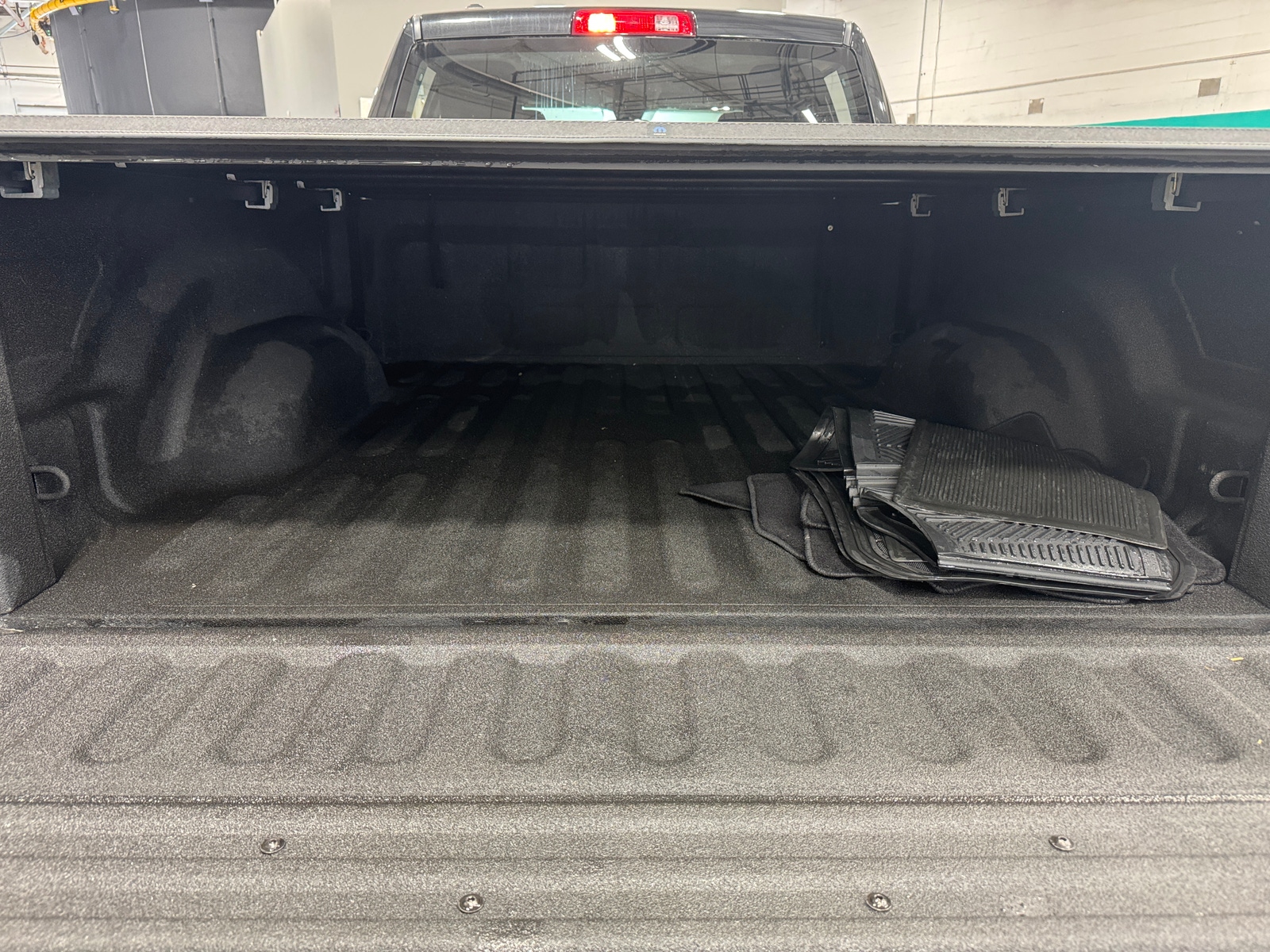 Thumbnail: 2019 RAM 1500 Classic - 7