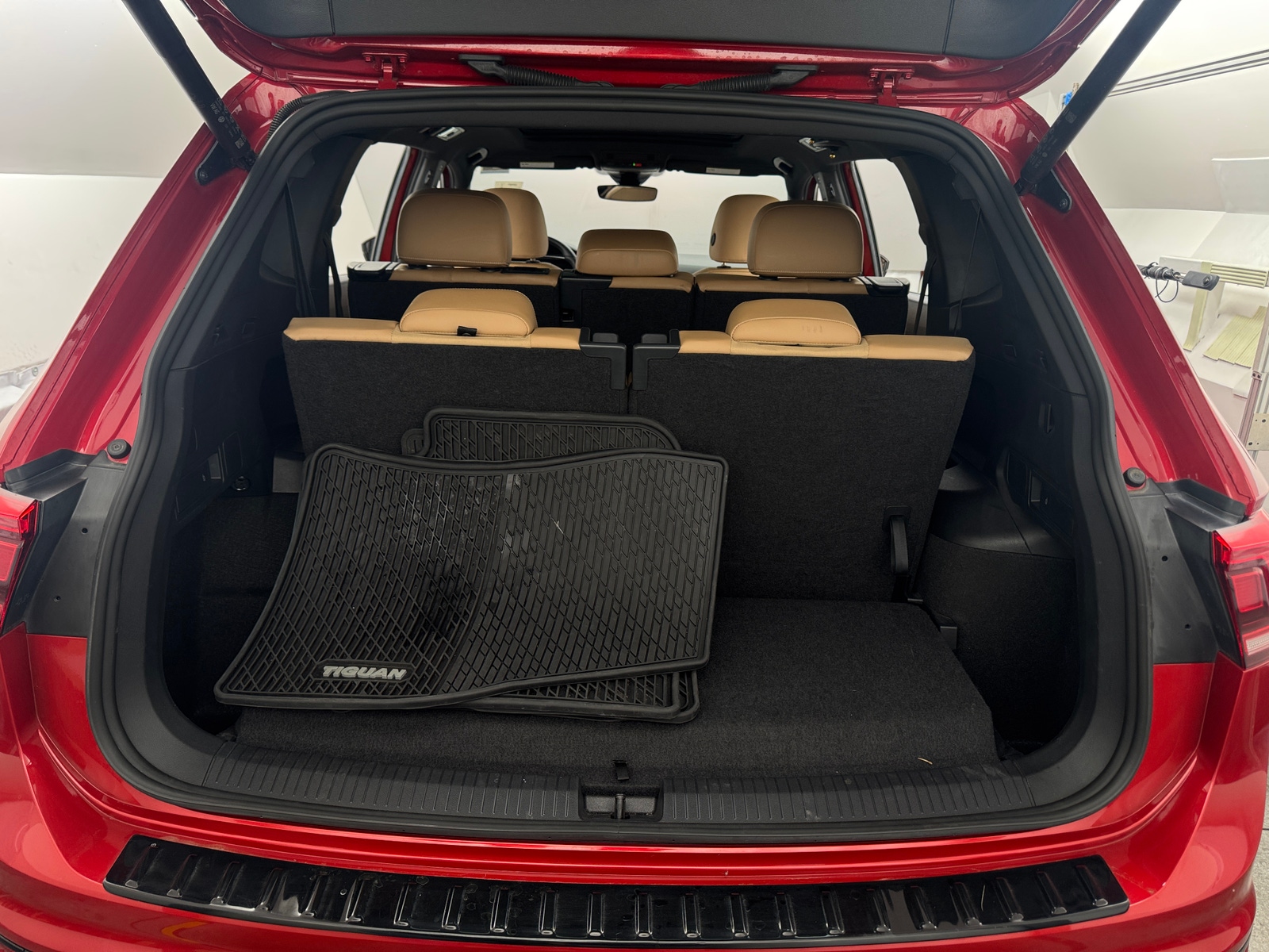 Thumbnail: 2024 Volkswagen Tiguan - 7