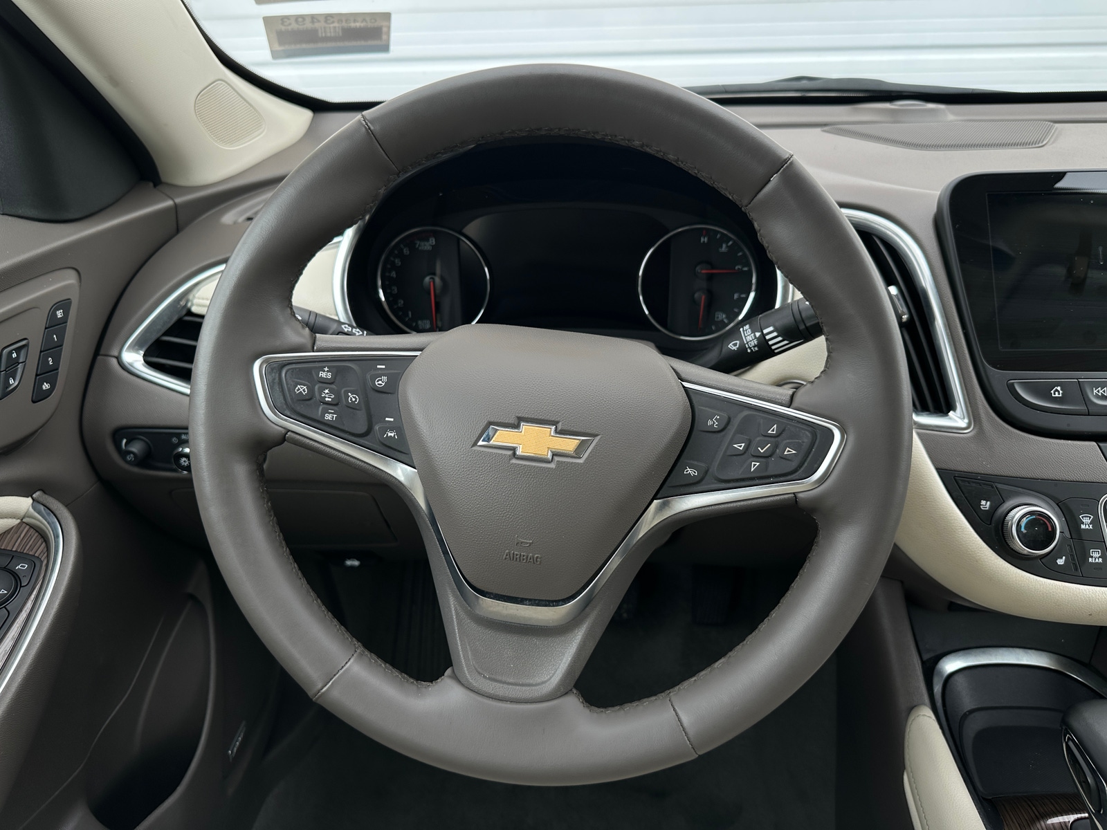 Thumbnail: 2024 Chevrolet Malibu - 4