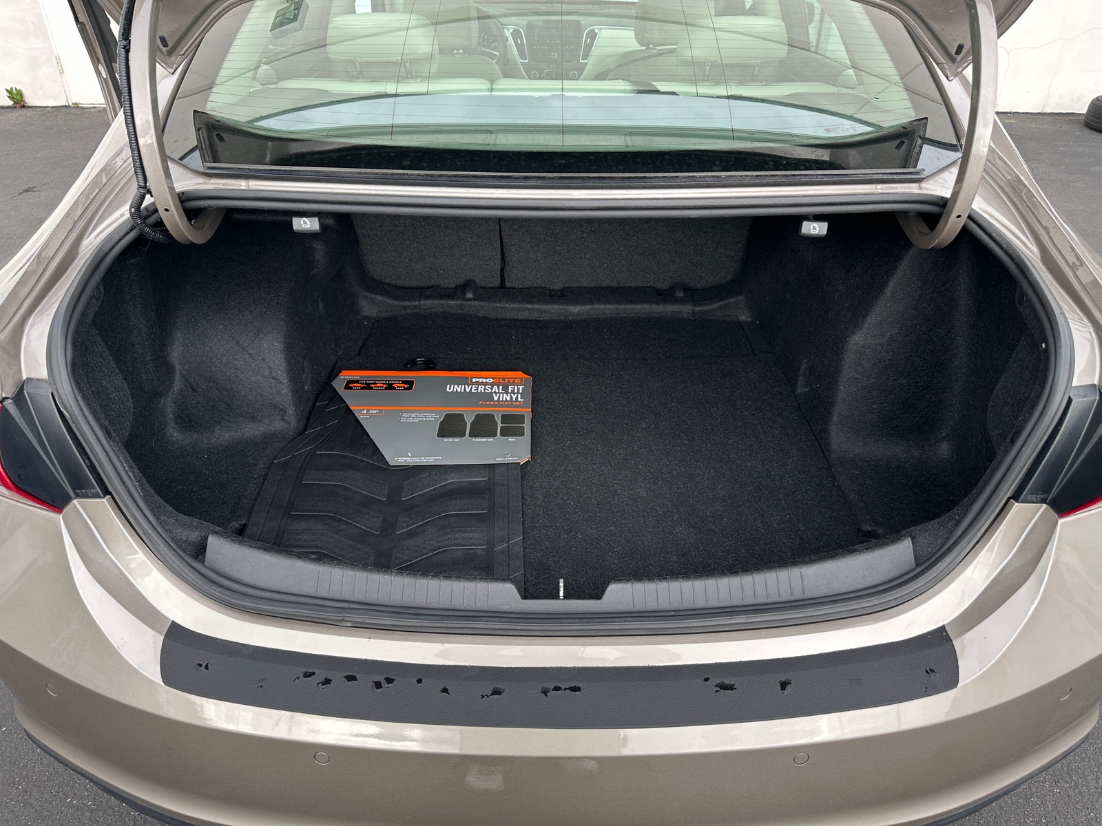 Thumbnail: 2024 Chevrolet Malibu - 6