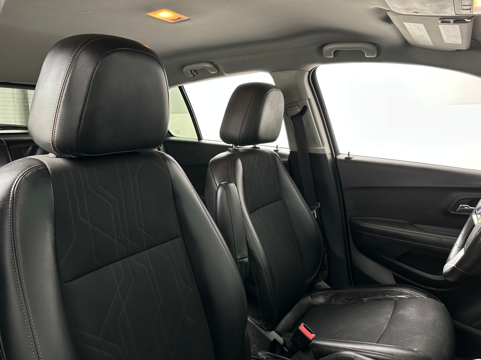 Thumbnail: 2017 Chevrolet Trax - 2