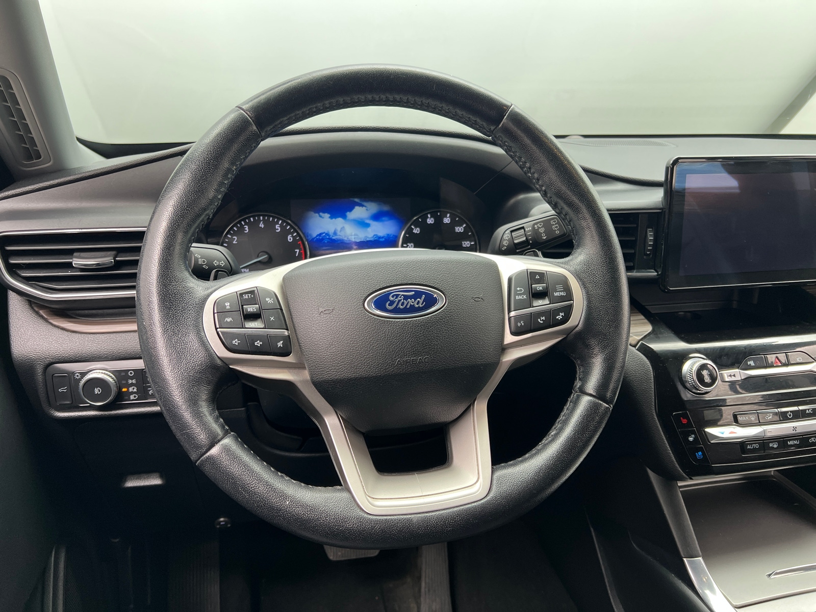 Thumbnail: 2021 Ford Explorer - 4