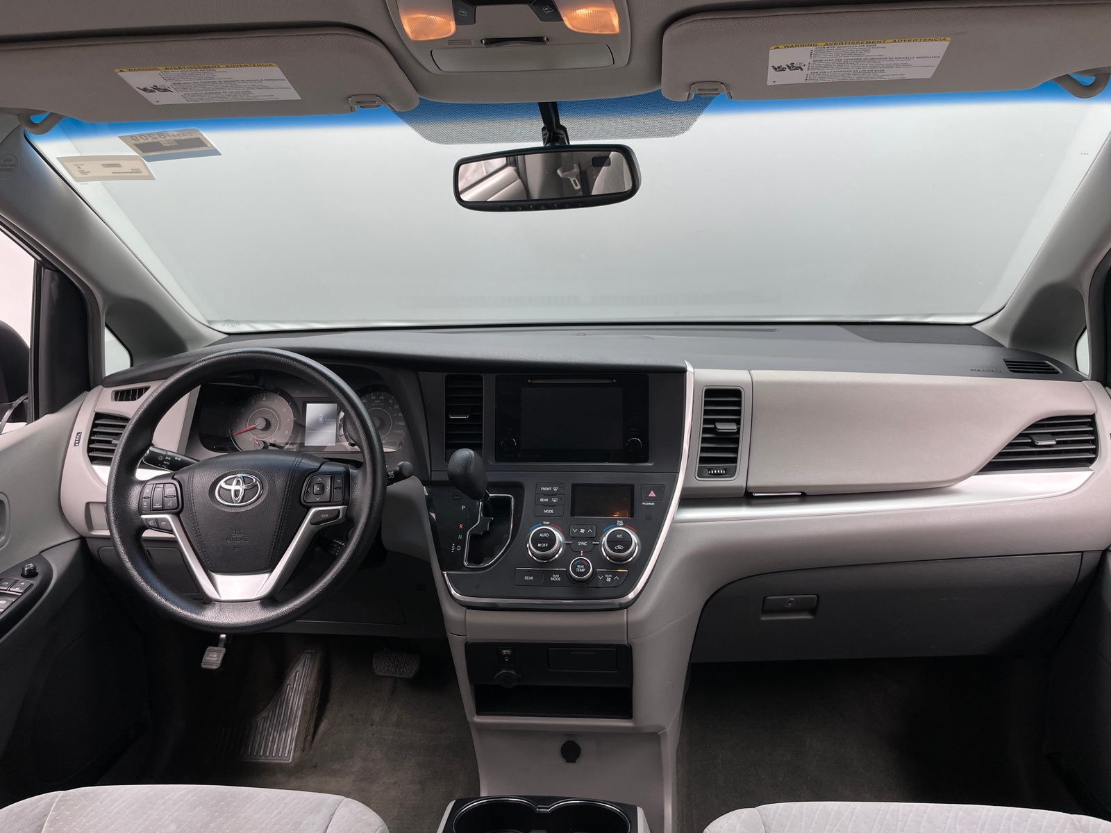 Thumbnail: 2017 Toyota Sienna - 3