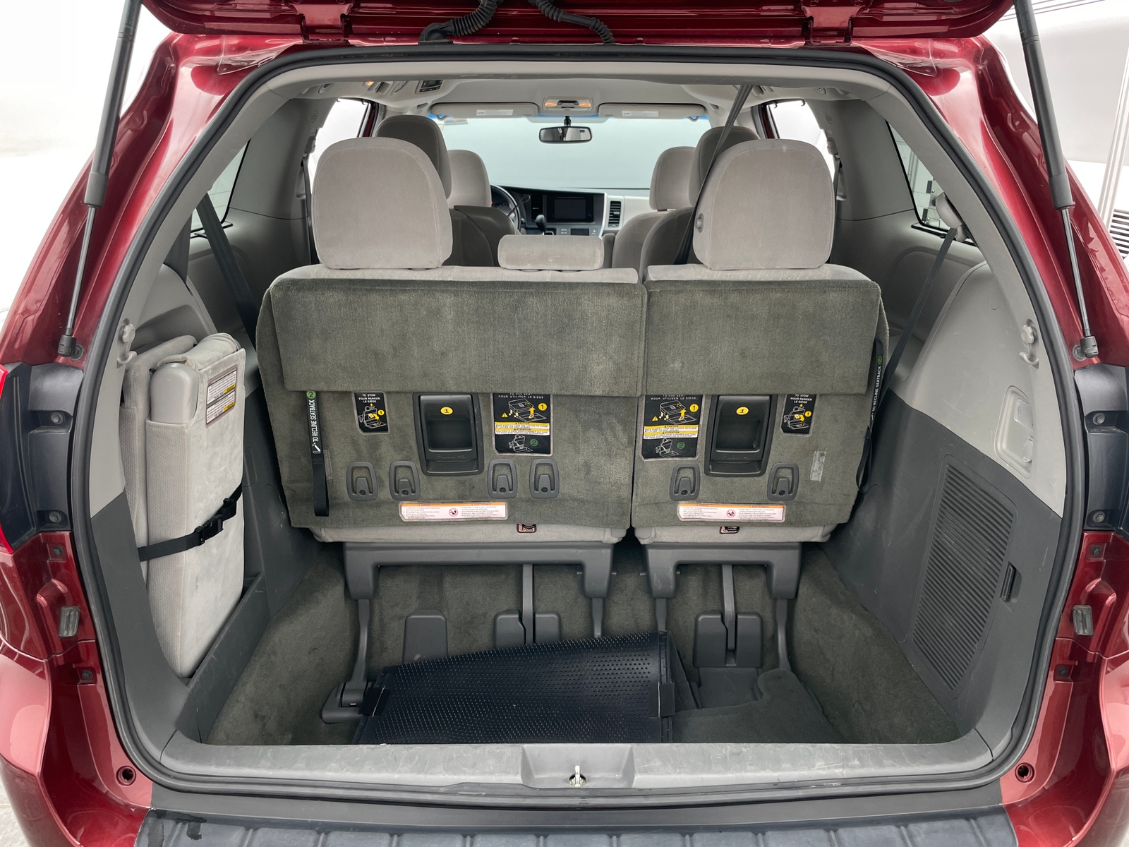 Thumbnail: 2017 Toyota Sienna - 7