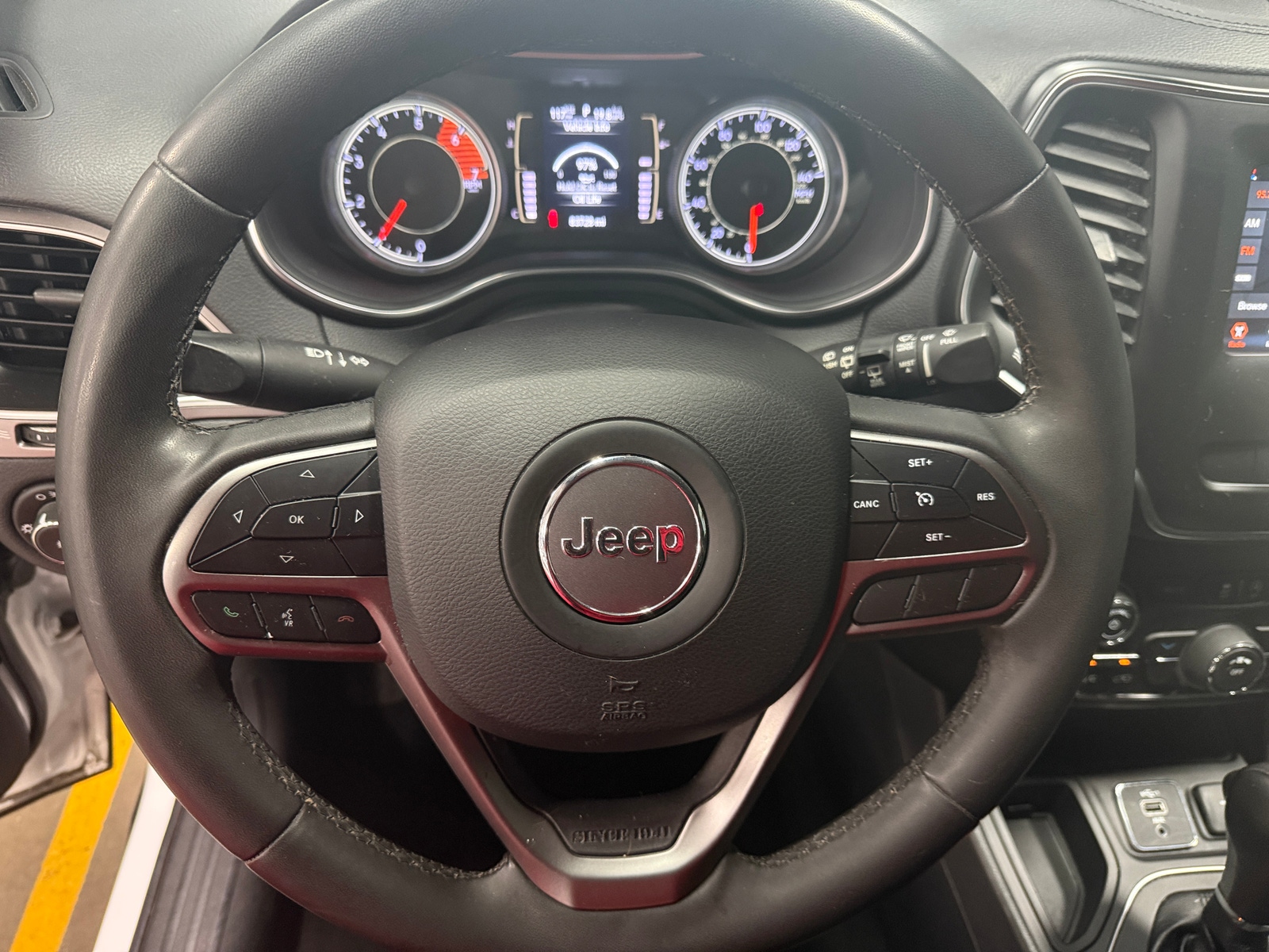 Thumbnail: 2020 Jeep Cherokee - 5