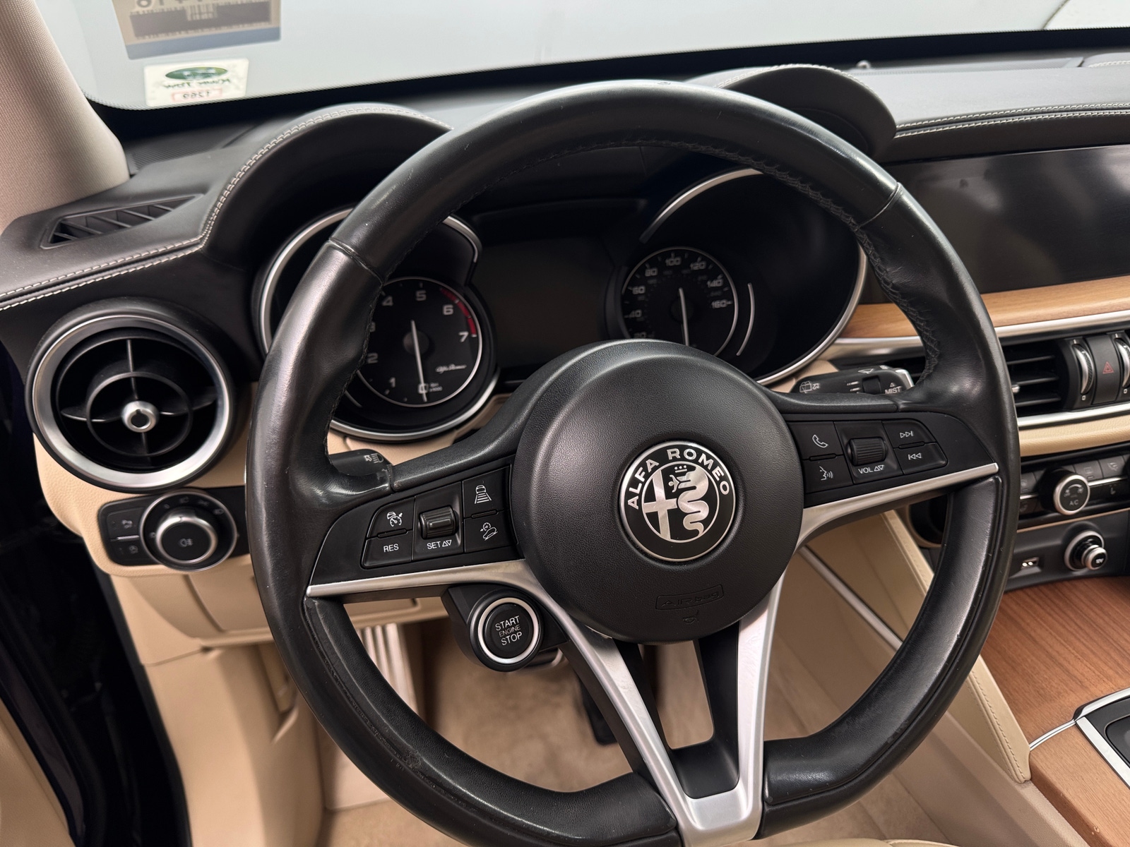 Thumbnail: 2019 Alfa Romeo Stelvio - 4