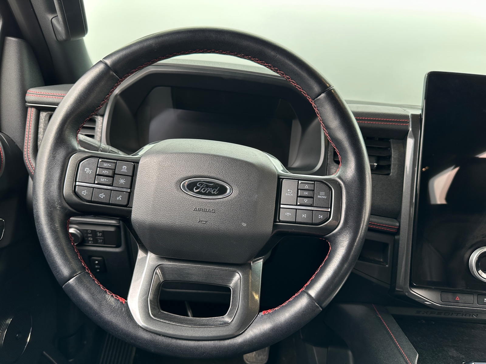 Thumbnail: 2022 Ford Expedition - 4