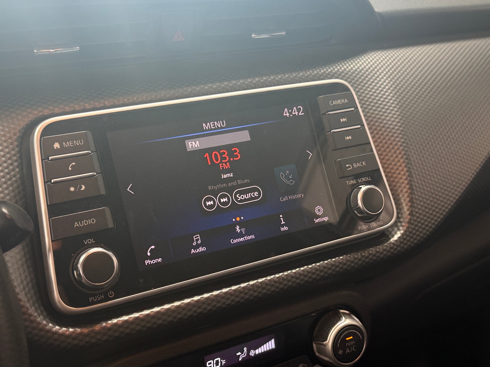 Thumbnail: 2019 Nissan Kicks - 4