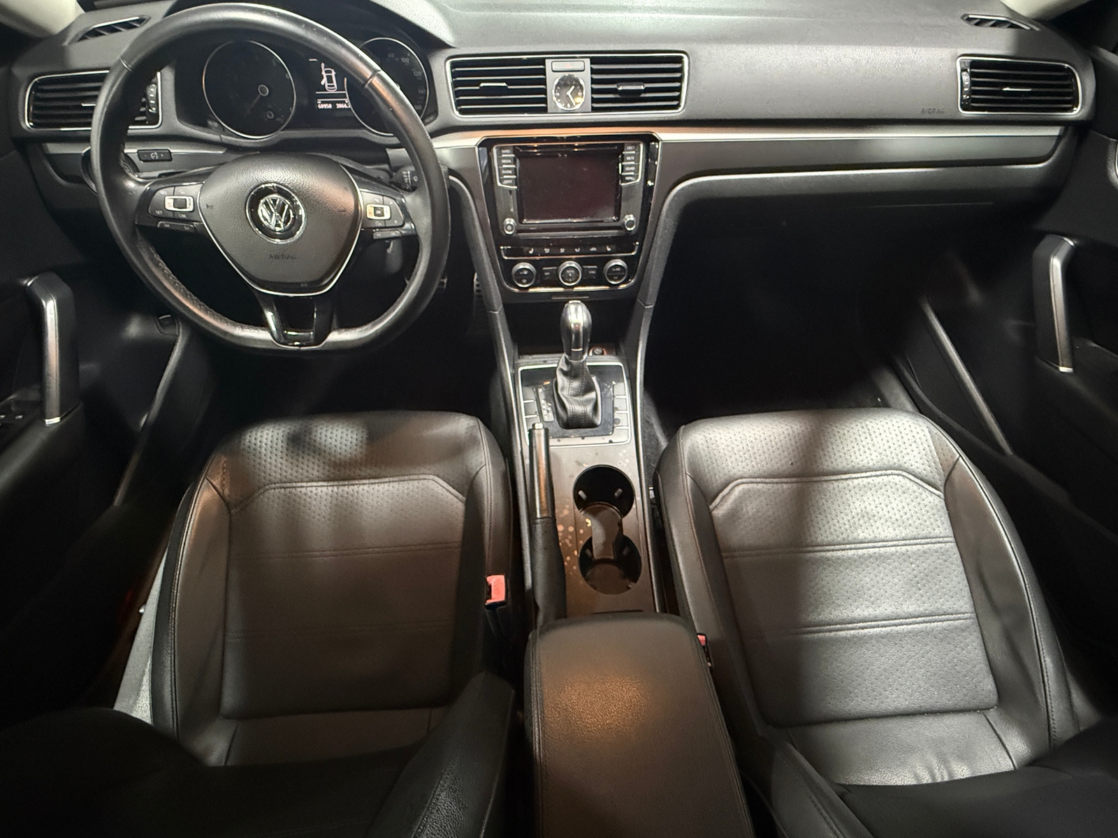 Thumbnail: 2017 Volkswagen Passat - 2