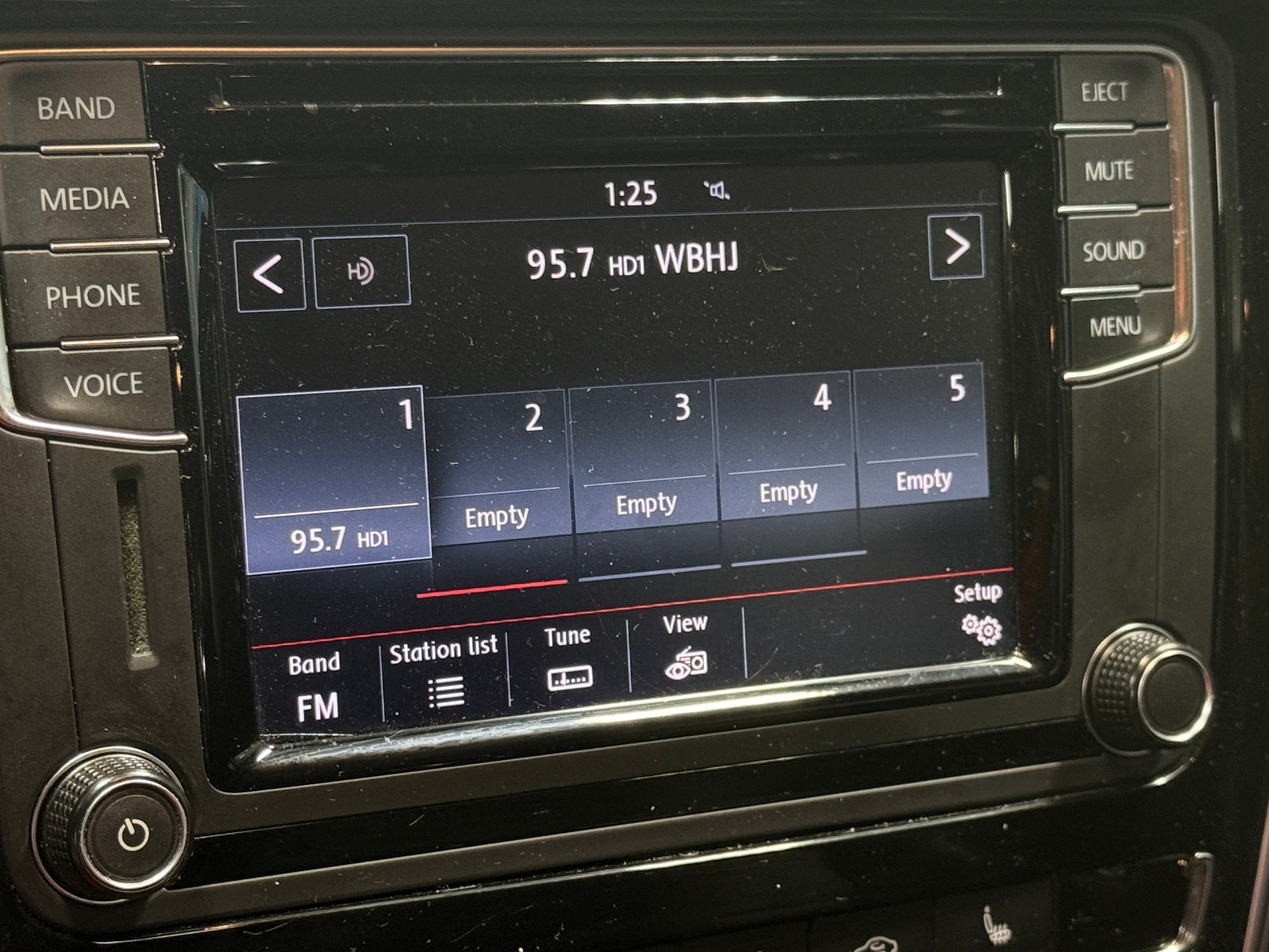 Thumbnail: 2017 Volkswagen Passat - 3