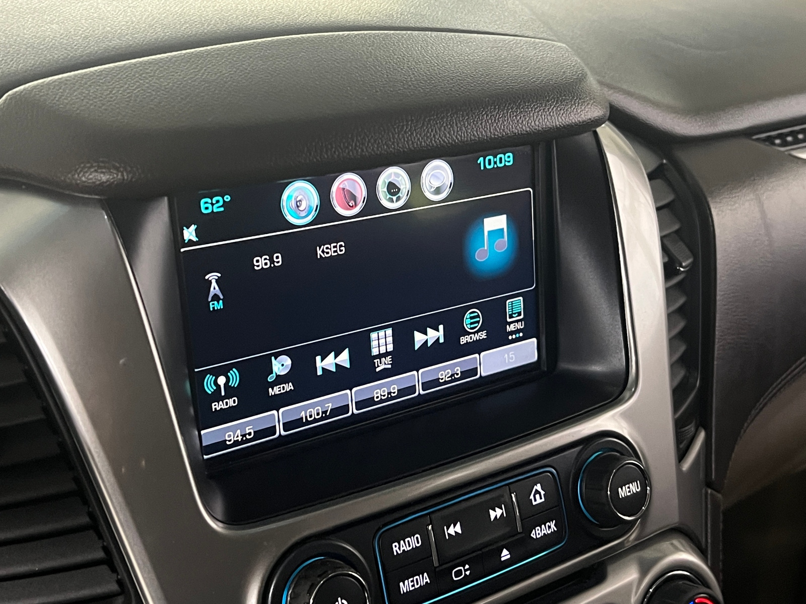 Thumbnail: 2016 Chevrolet Tahoe - 4