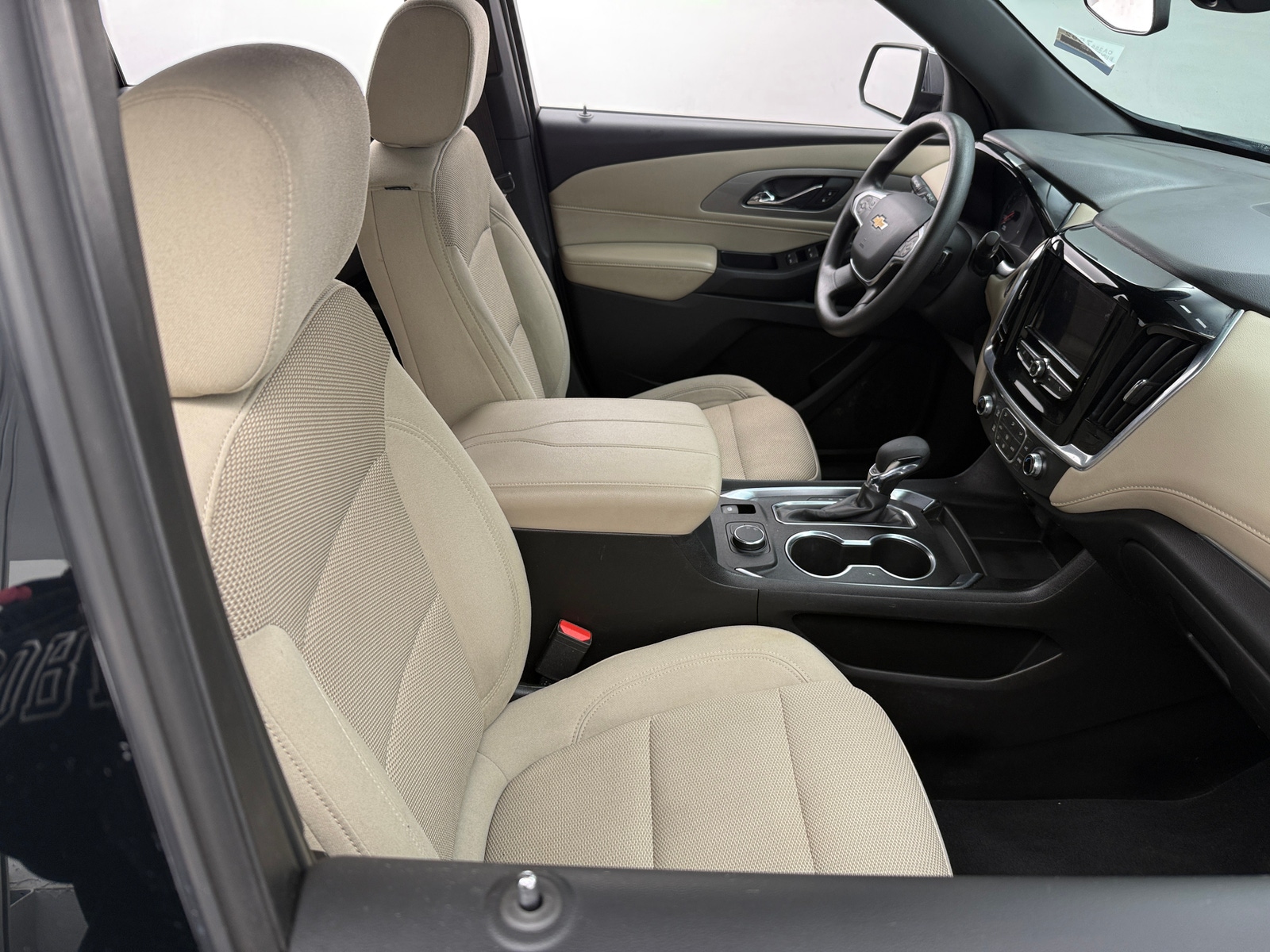 Thumbnail: 2022 Chevrolet Traverse - 2