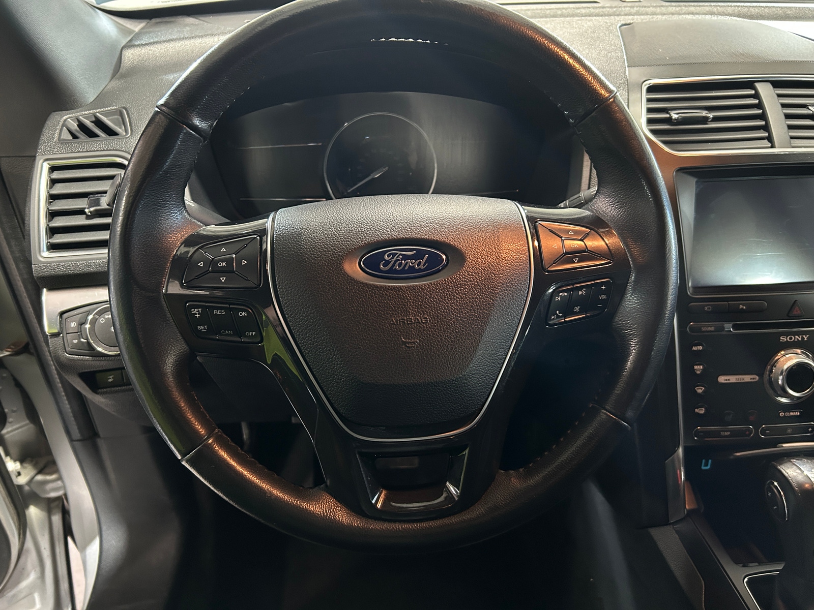 Thumbnail: 2018 Ford Explorer - 4