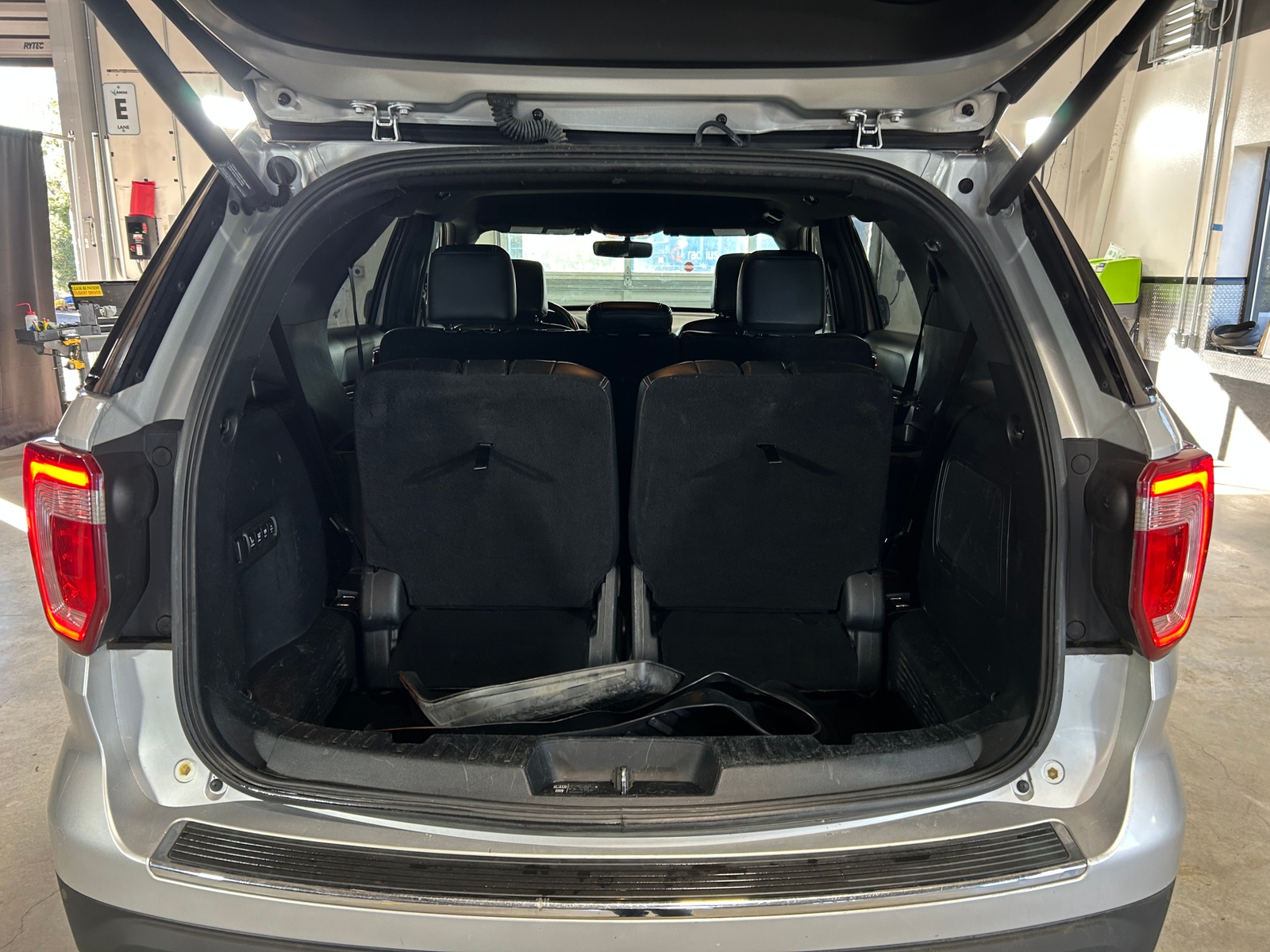 Thumbnail: 2018 Ford Explorer - 6