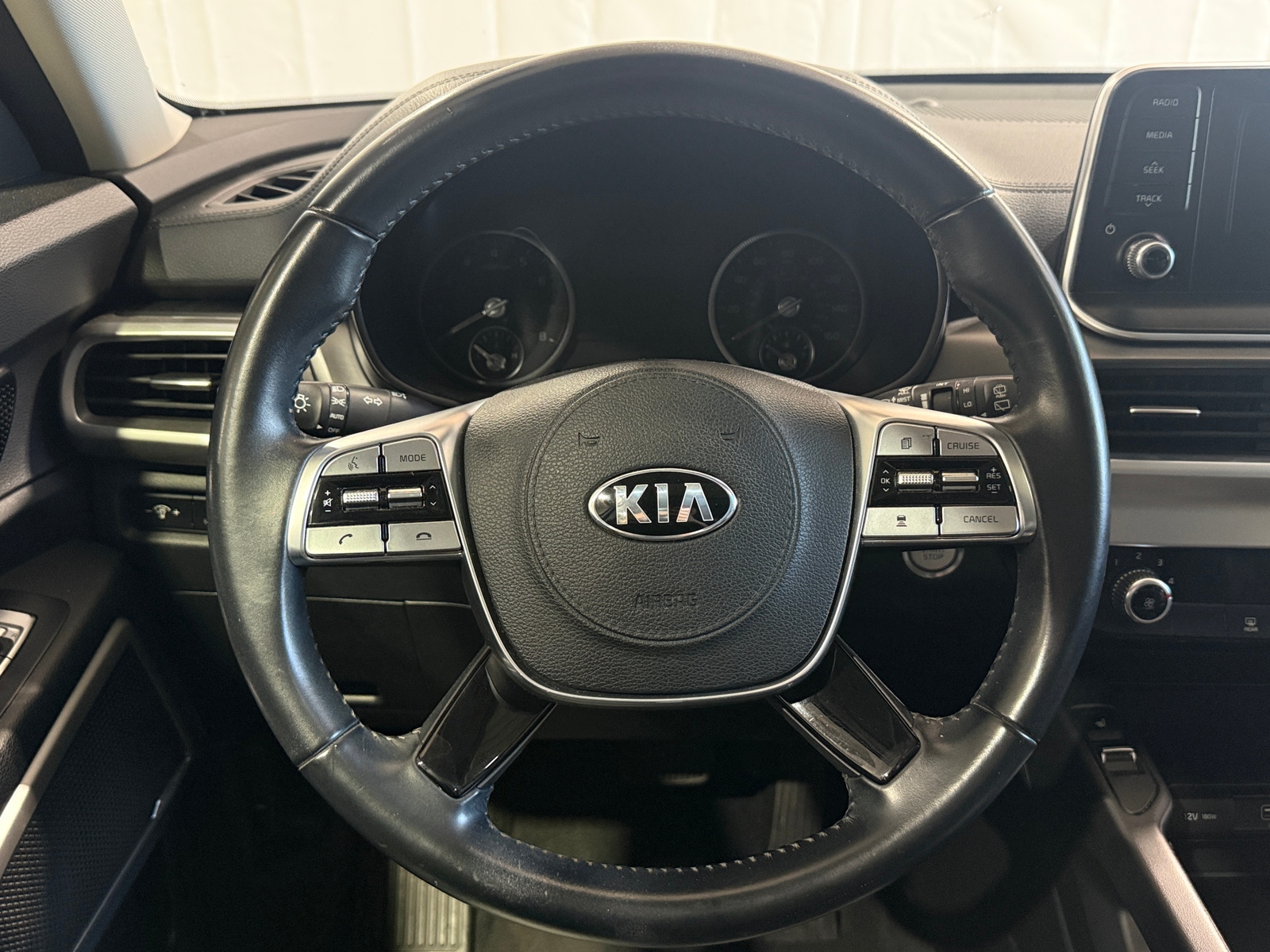 Thumbnail: 2020 Kia Telluride - 4