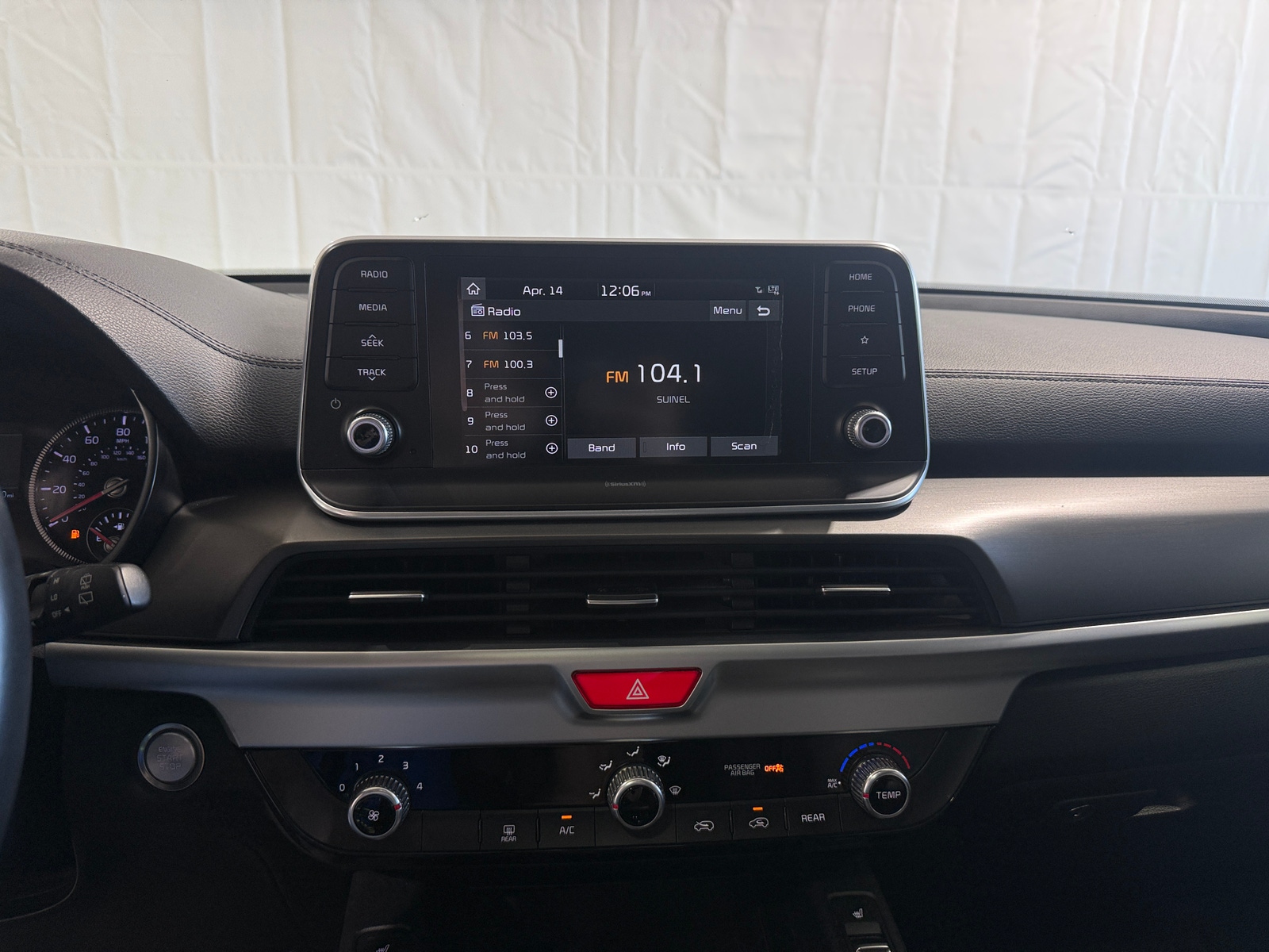 Thumbnail: 2020 Kia Telluride - 3