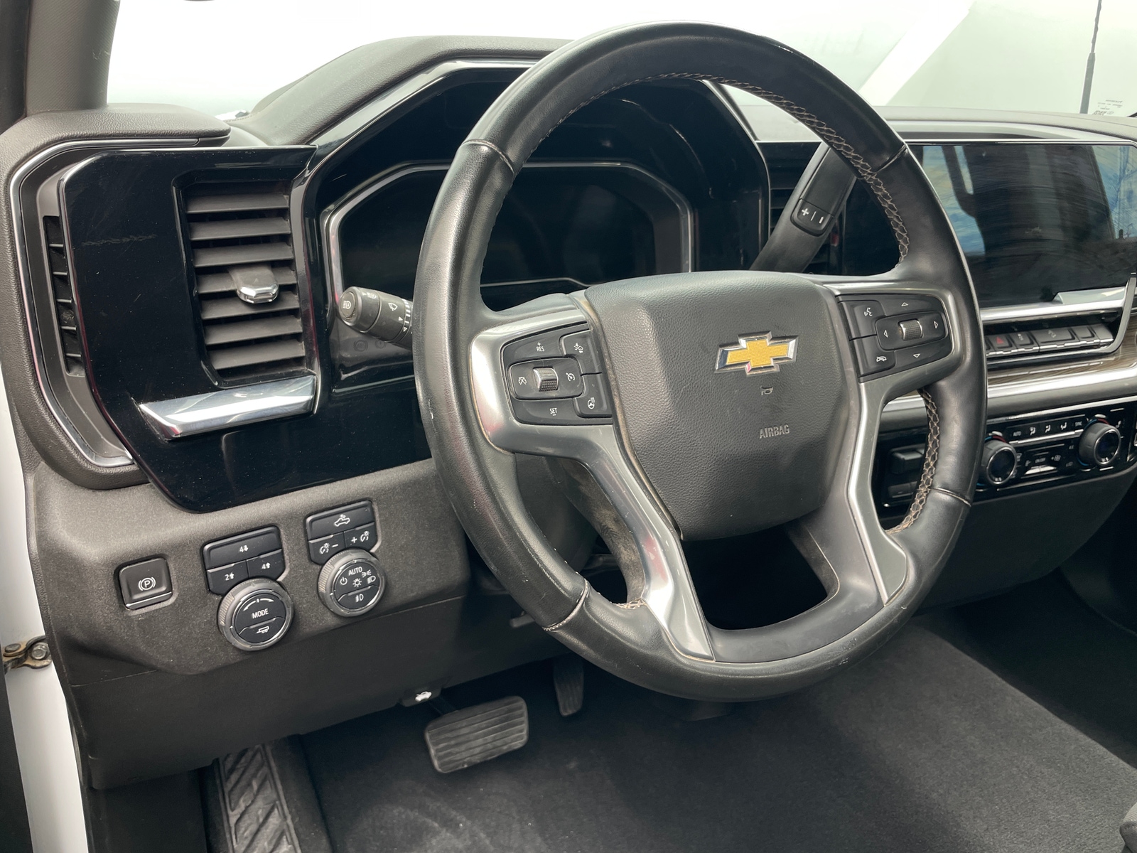 Thumbnail: 2024 Chevrolet Silverado 2500 - 5