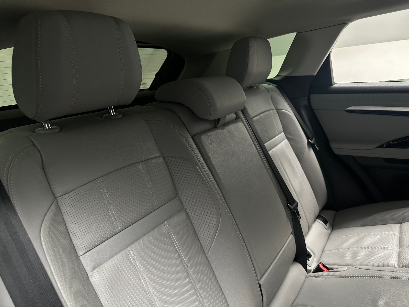 Thumbnail: 2020 Land Rover Range Rover Evoque - 5