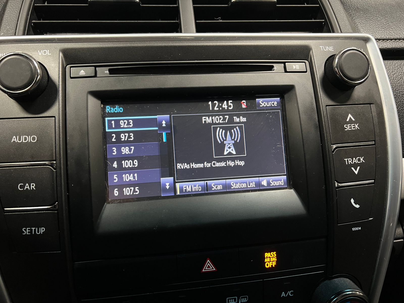 Thumbnail: 2016 Toyota Camry - 4