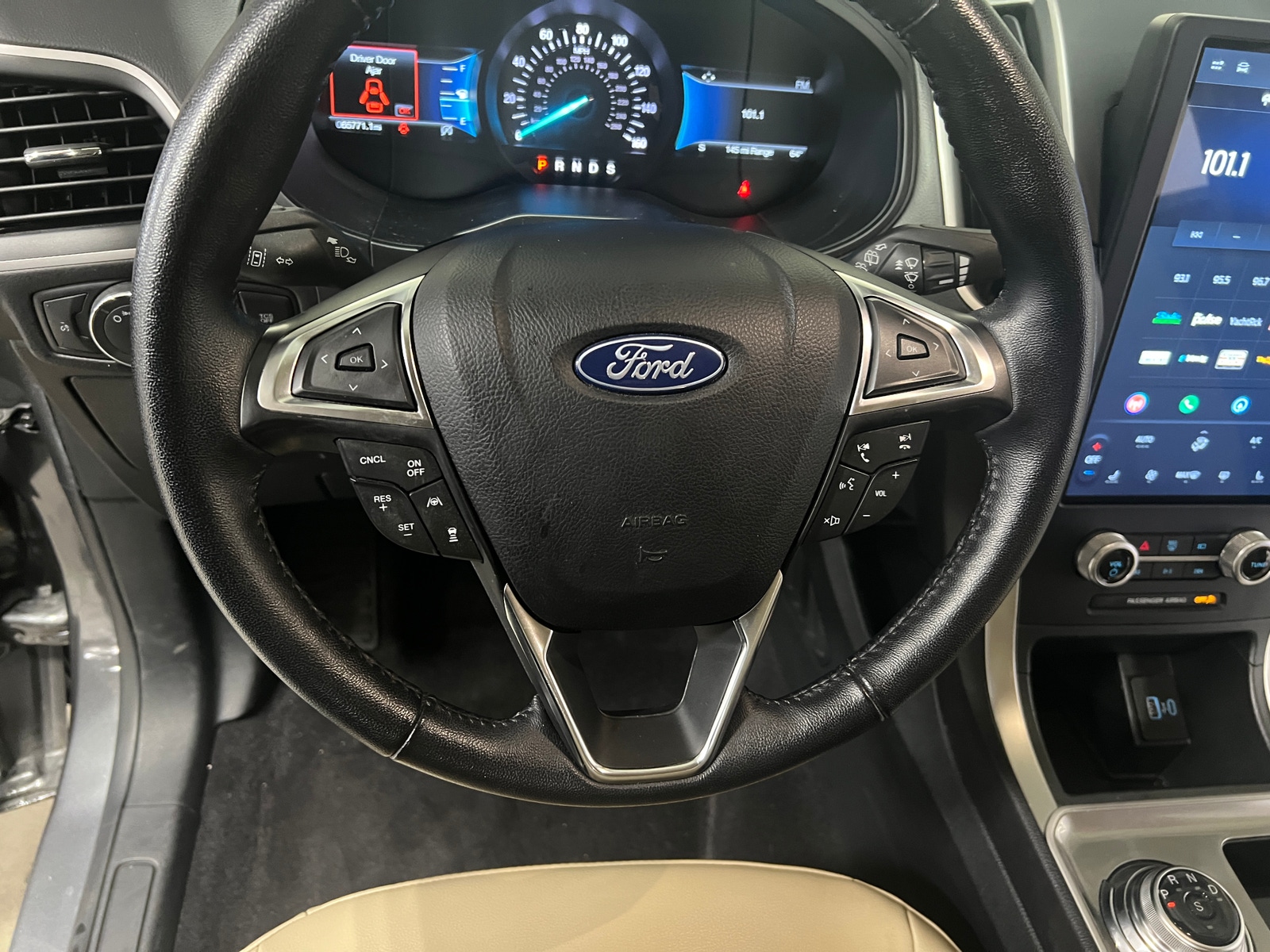 Thumbnail: 2023 Ford Edge - 4