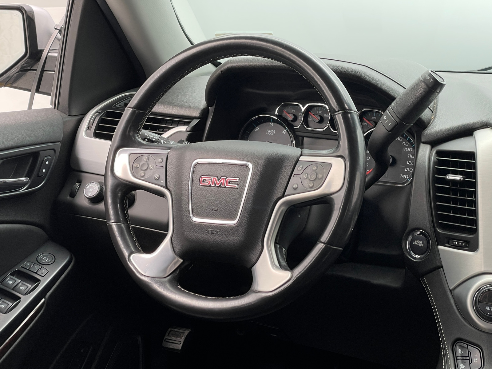 Thumbnail: 2020 GMC Yukon XL - 4