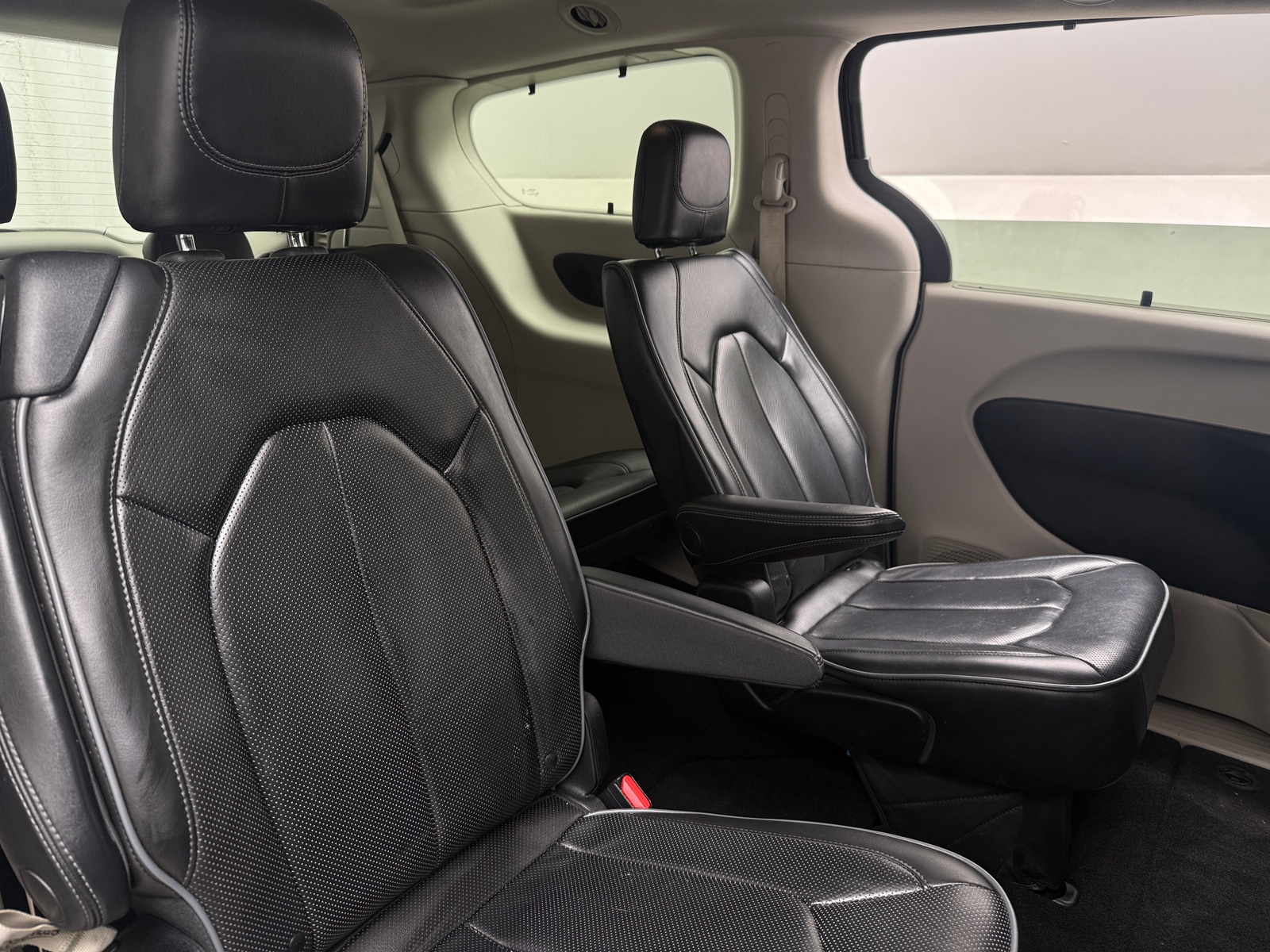 Thumbnail: 2019 Chrysler Pacifica - 5