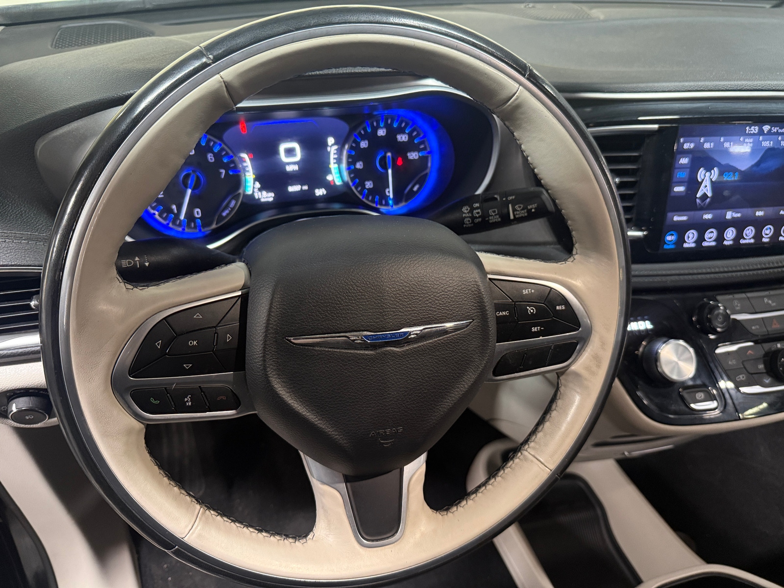 Thumbnail: 2019 Chrysler Pacifica - 4