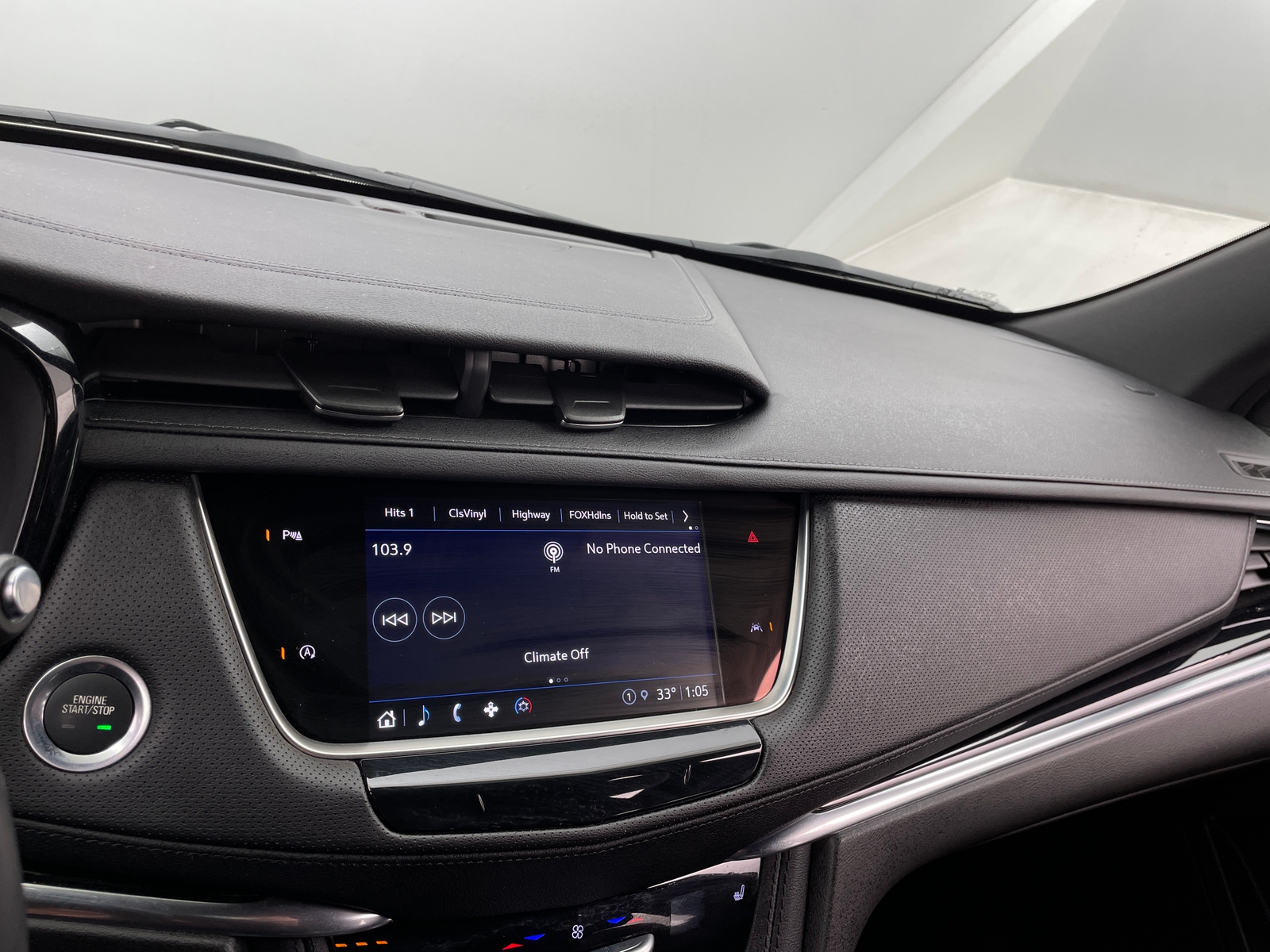 Thumbnail: 2024 Cadillac XT6 - 3