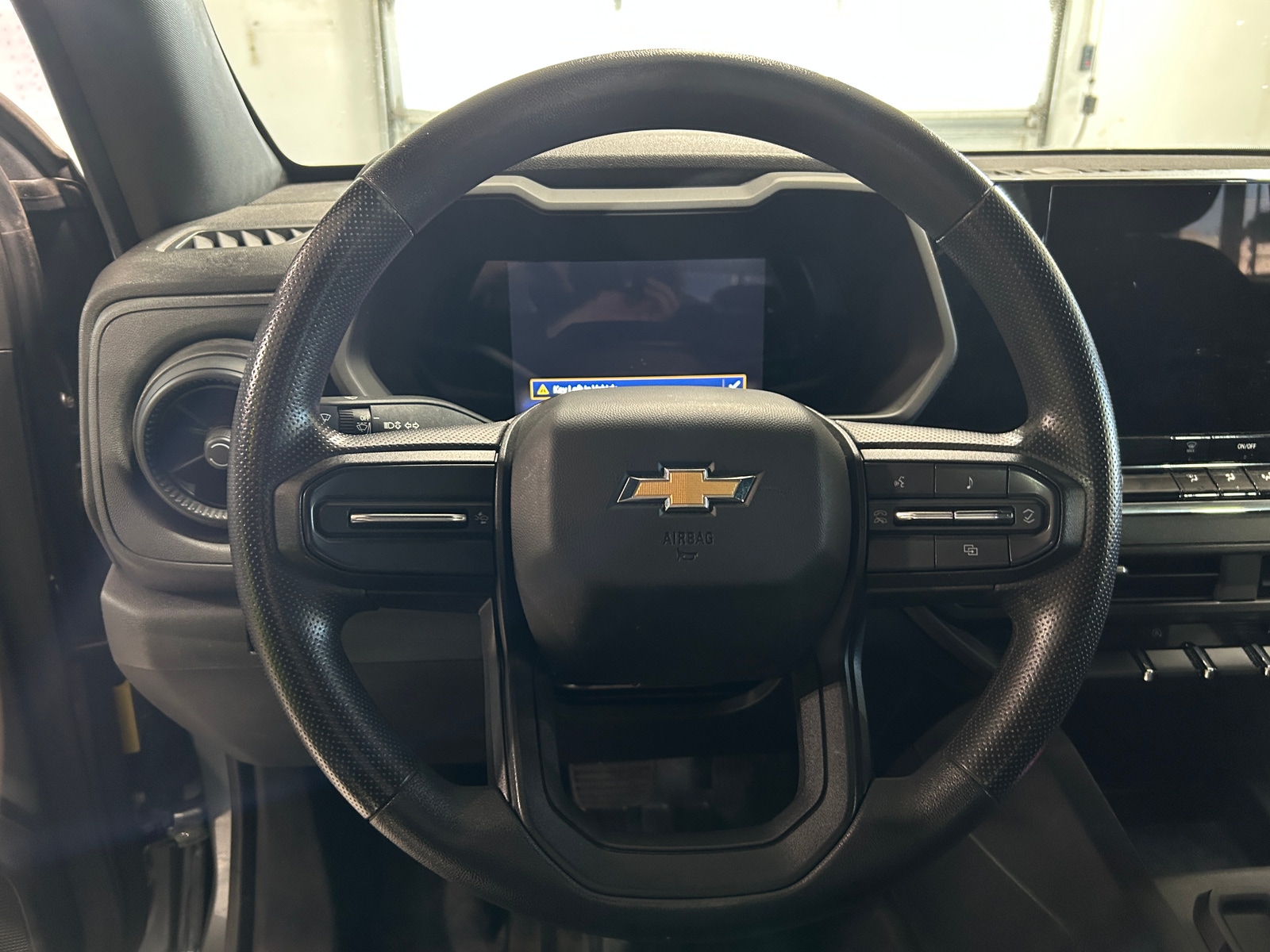 Thumbnail: 2023 Chevrolet Colorado - 5