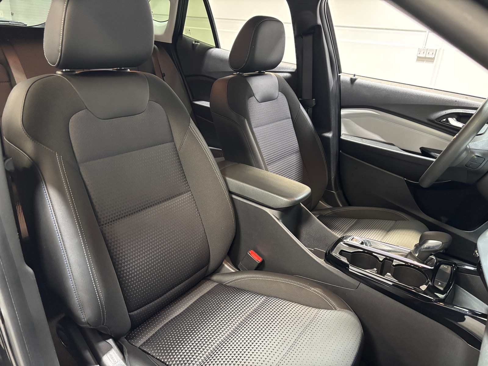 Thumbnail: 2025 Chevrolet Trax - 2