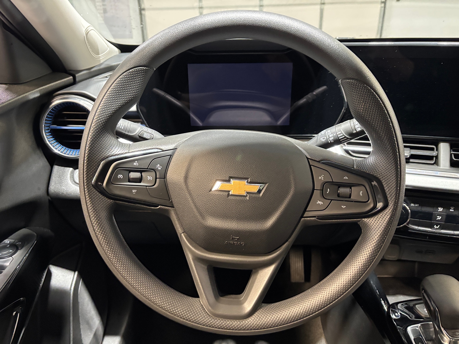 Thumbnail: 2025 Chevrolet Trax - 5