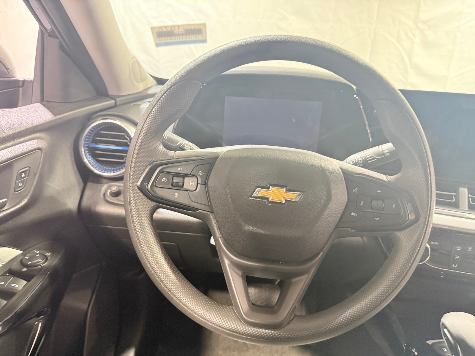 Thumbnail: 2025 Chevrolet Trax - 5