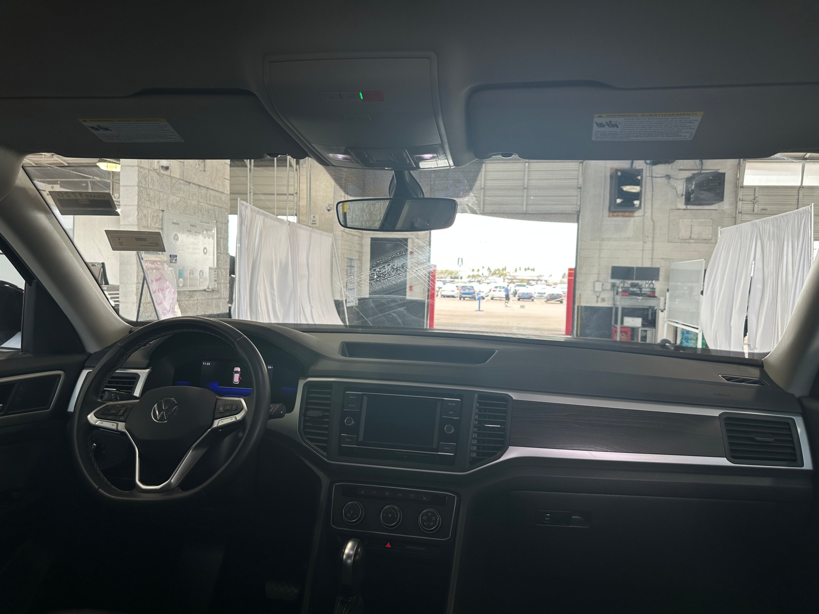 Thumbnail: 2023 Volkswagen Atlas - 3