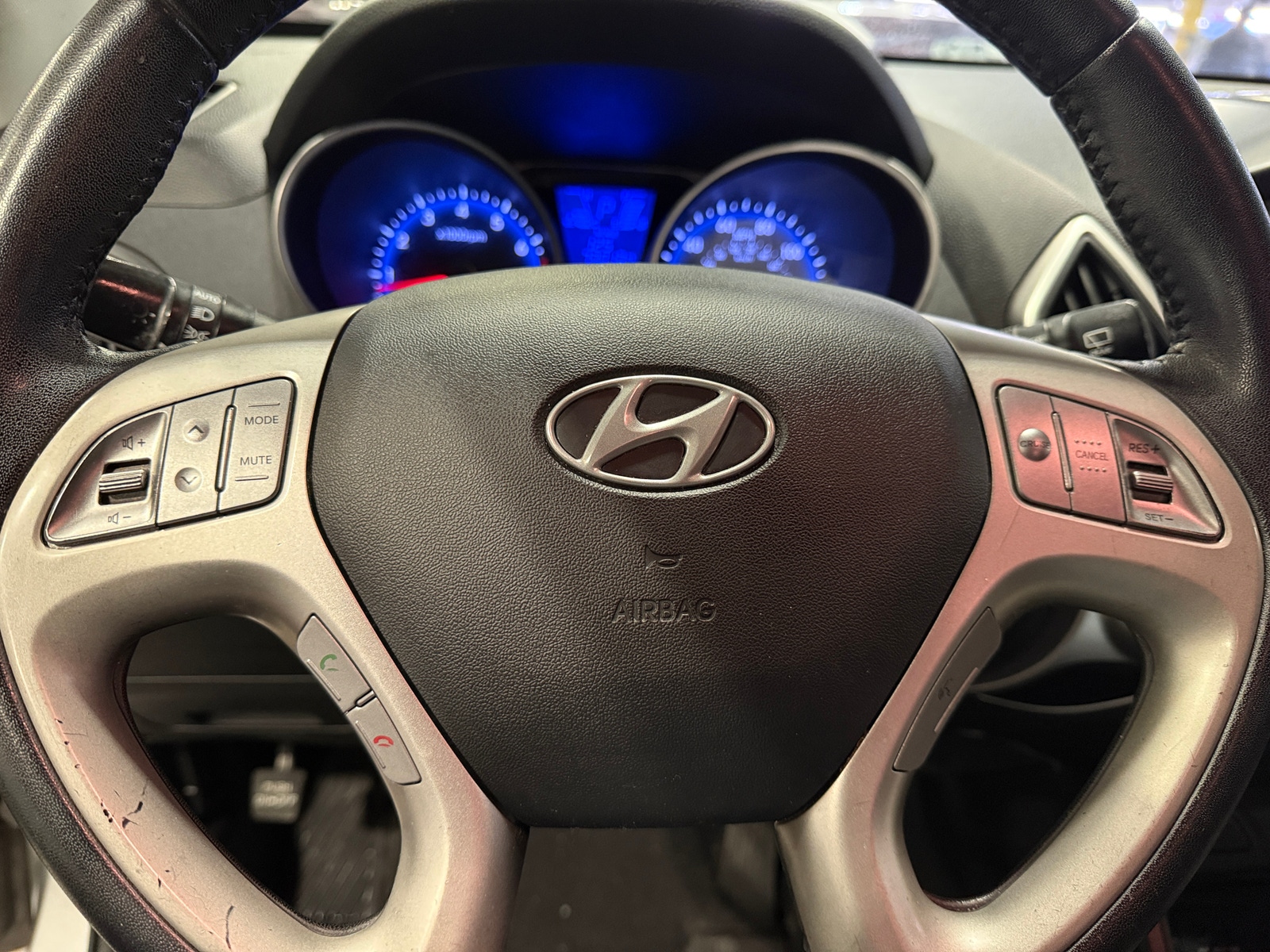 Thumbnail: 2013 Hyundai Tucson - 4