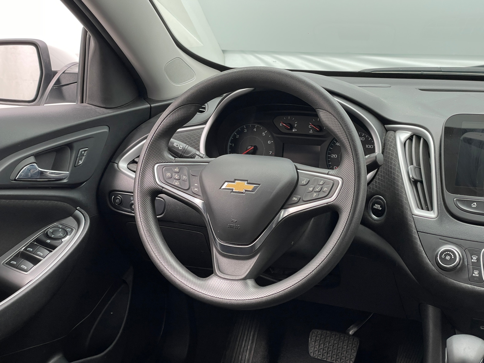 Thumbnail: 2024 Chevrolet Malibu - 5