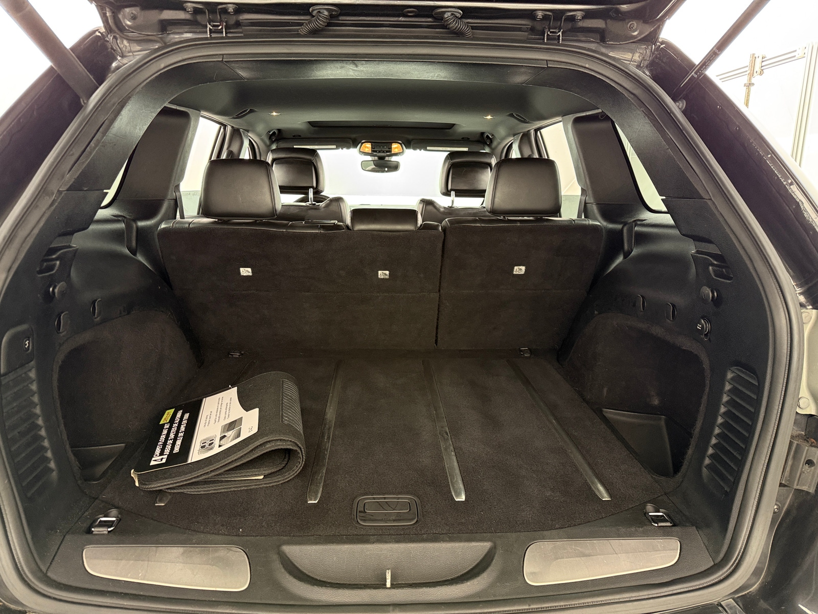 Thumbnail: 2017 Jeep Grand Cherokee - 6