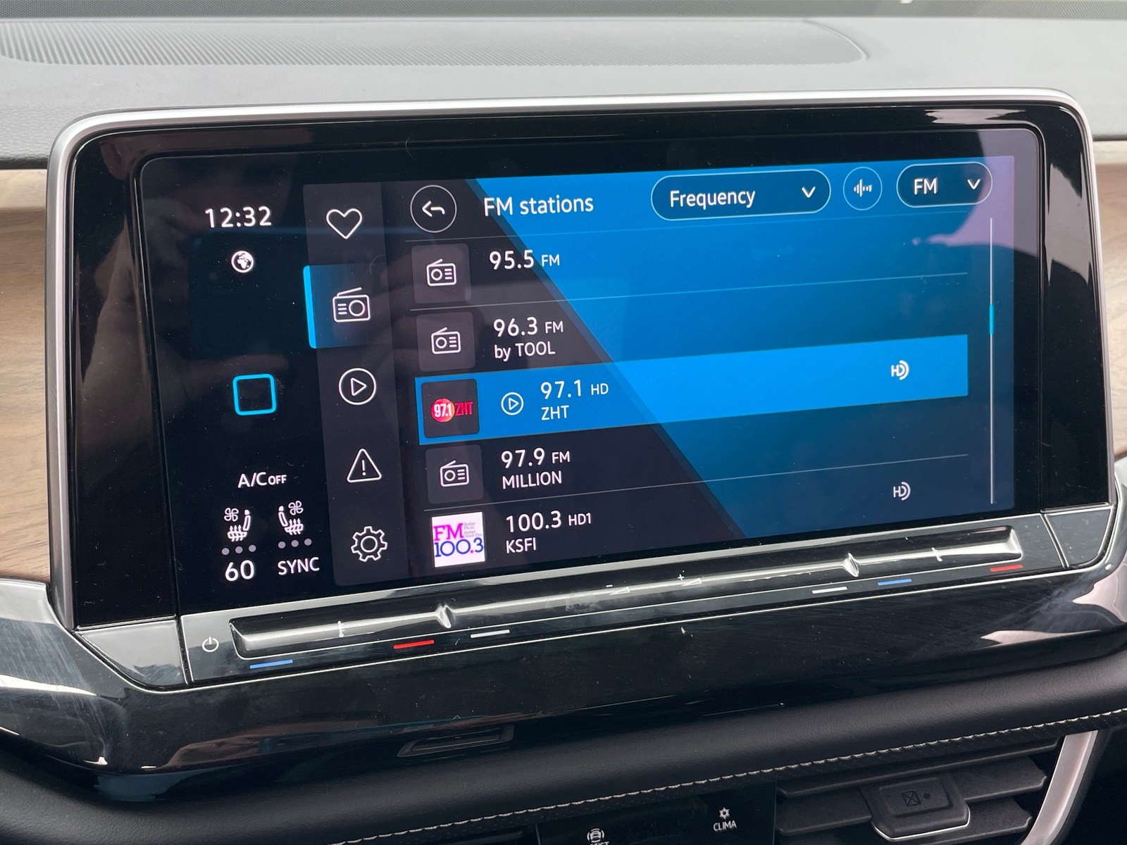 Thumbnail: 2025 Volkswagen Atlas - 3