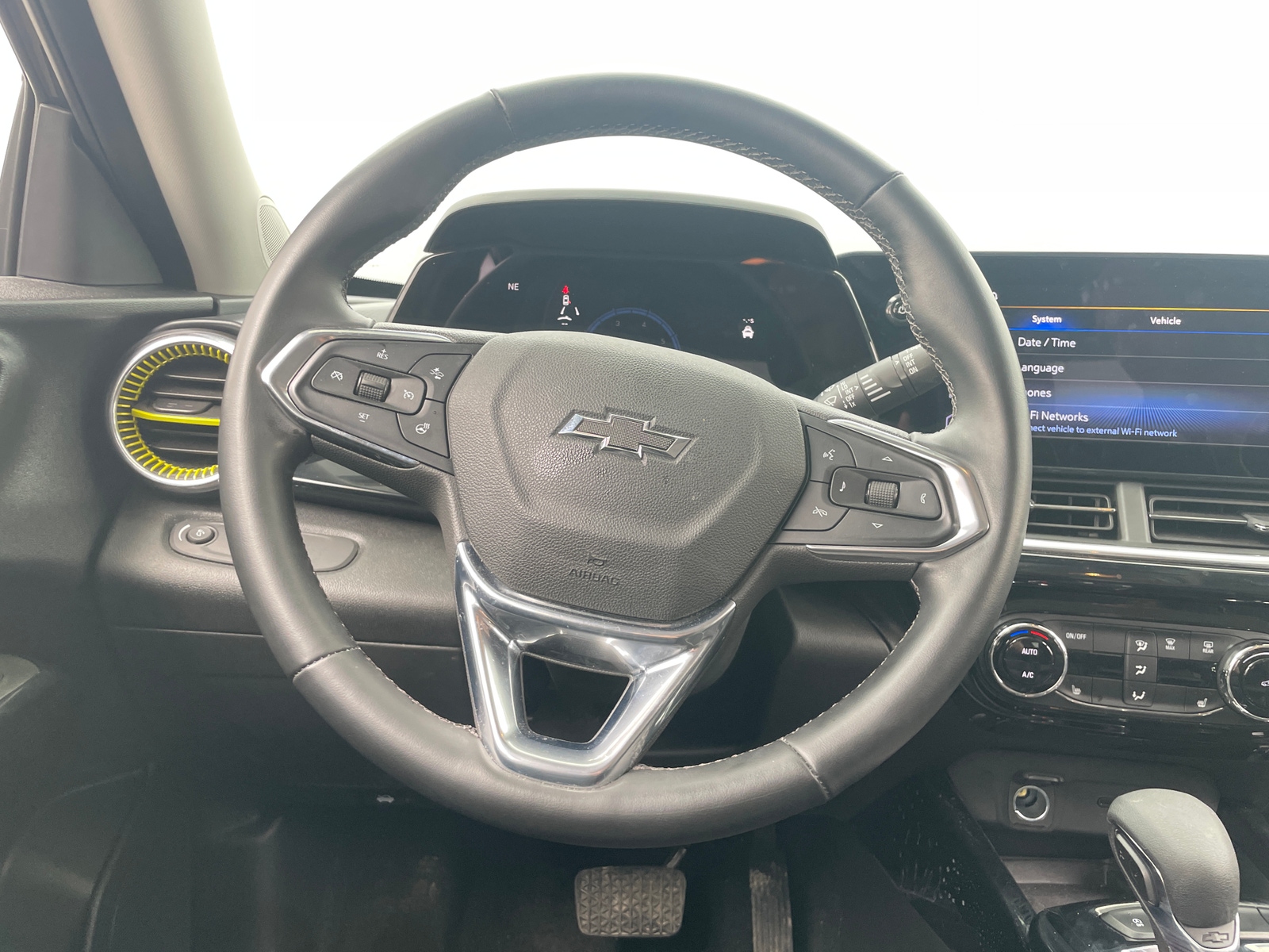 Thumbnail: 2024 Chevrolet Trax - 4