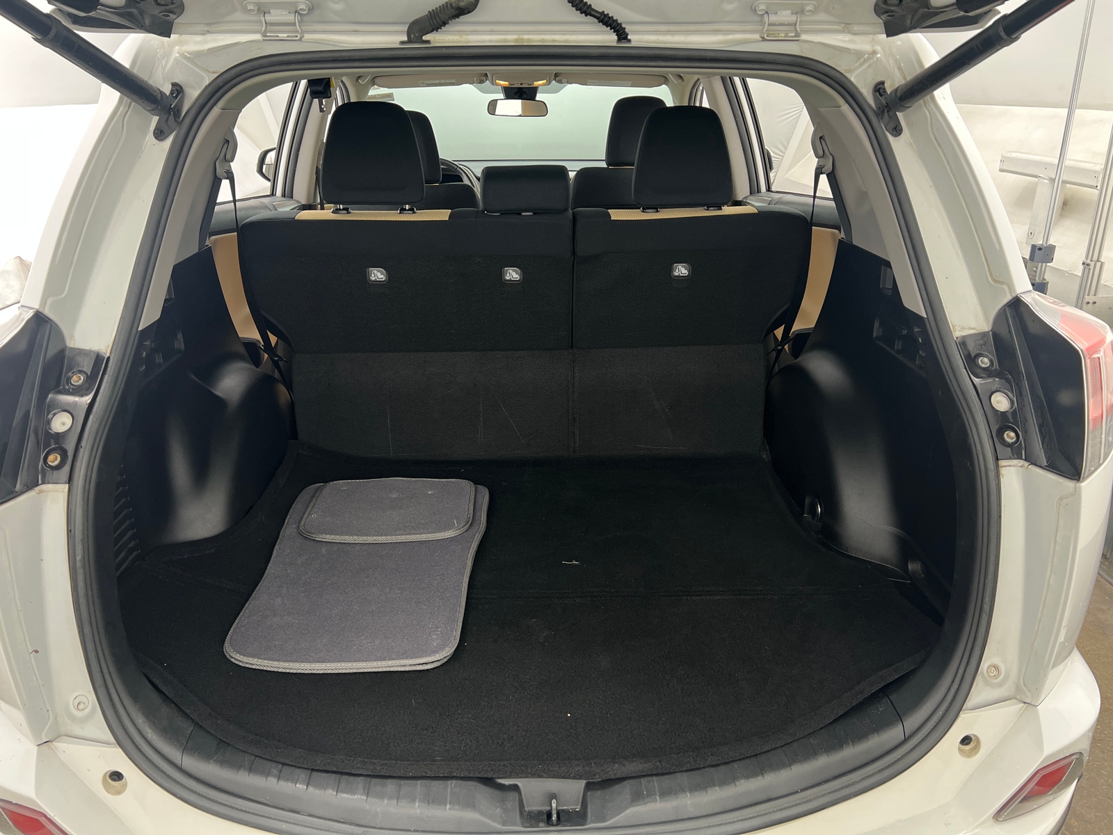 Thumbnail: 2017 Toyota RAV4 - 7