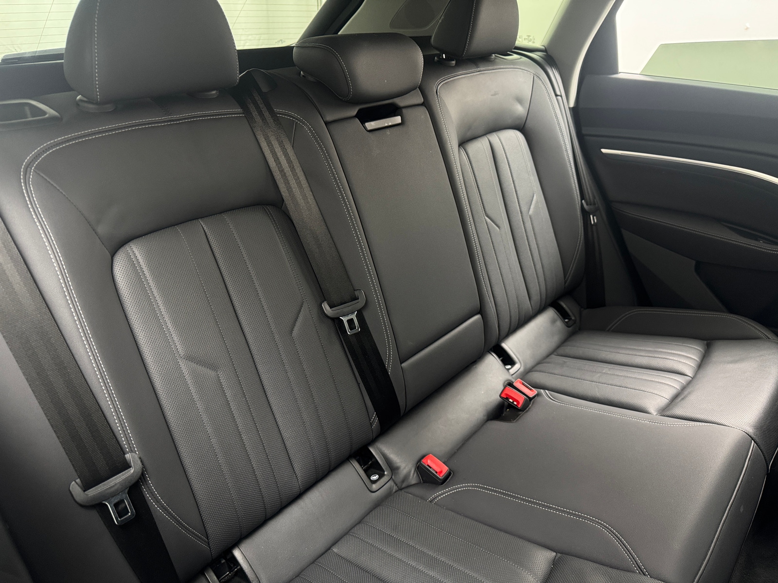 Thumbnail: 2021 Audi e-tron - 5