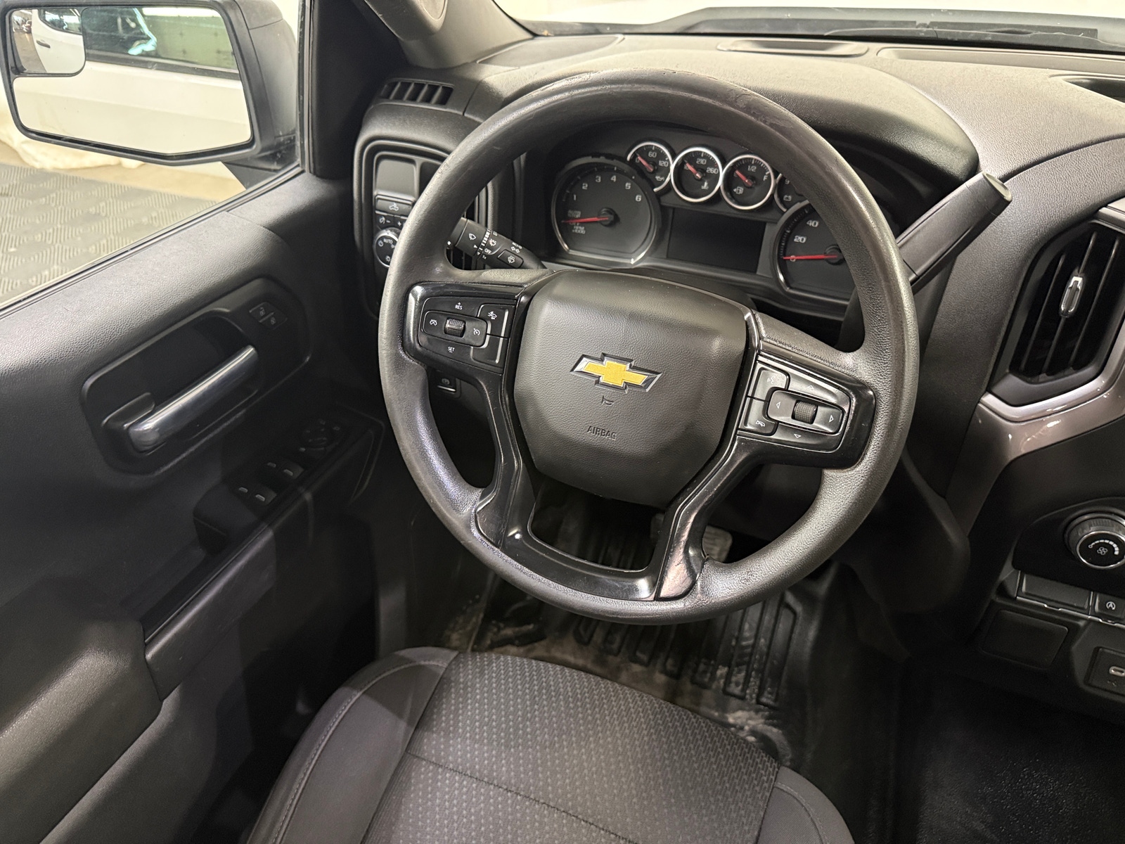 Thumbnail: 2022 Chevrolet Silverado 1500 - 5