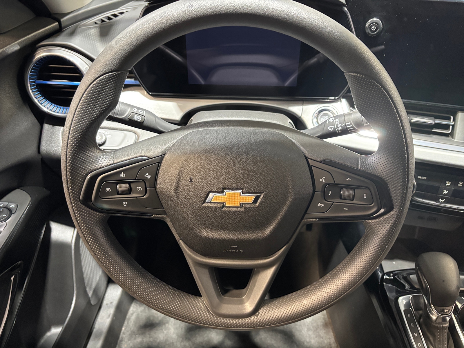 Thumbnail: 2025 Chevrolet Trax - 5