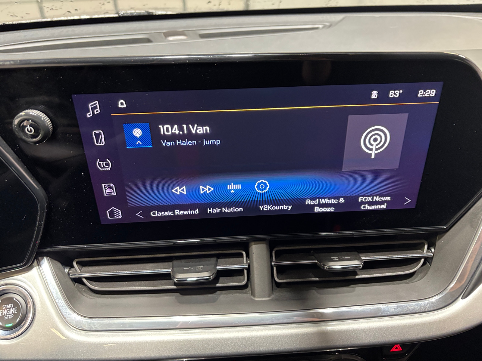 Thumbnail: 2025 Chevrolet Trax - 4