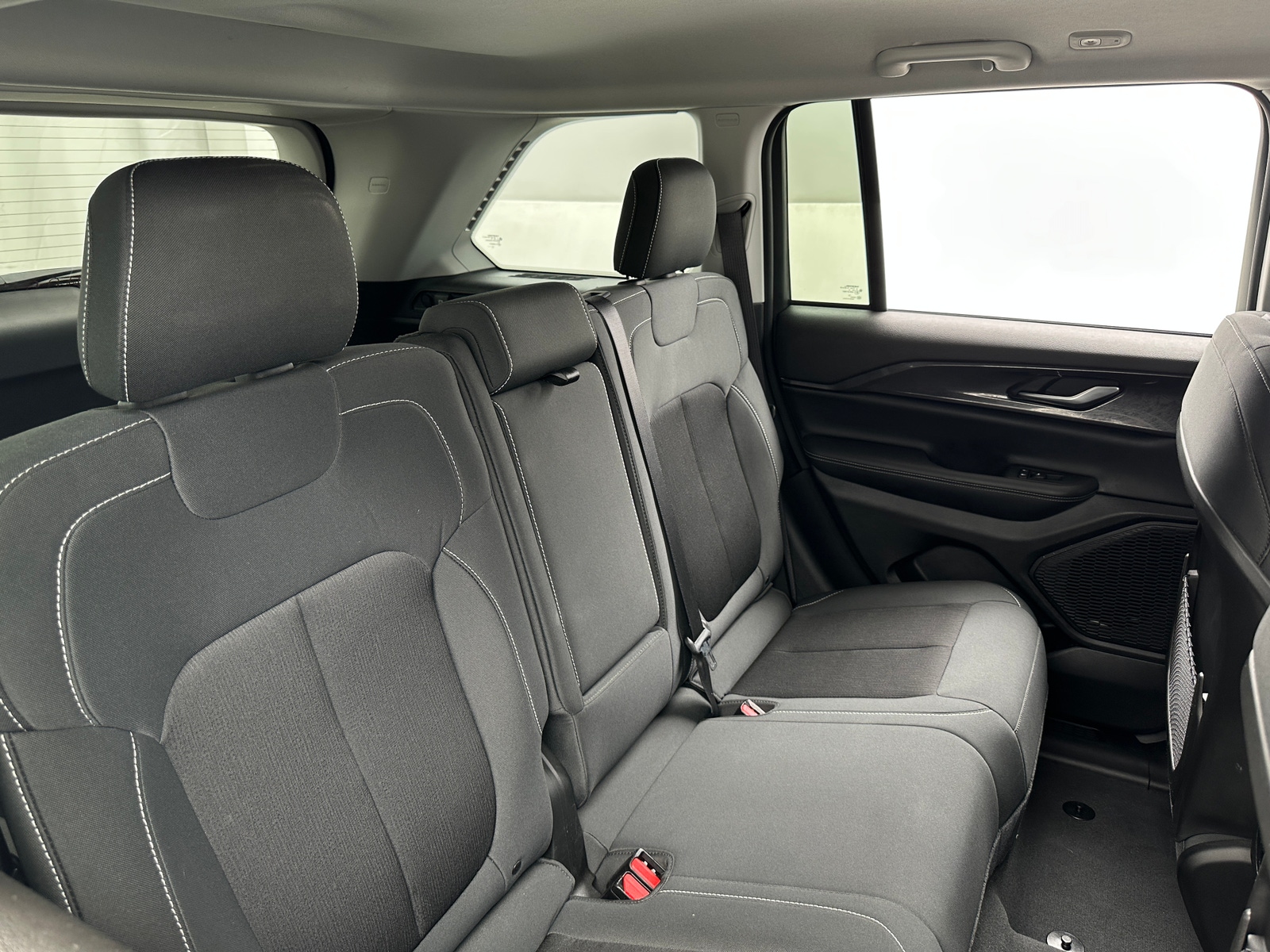 Thumbnail: 2023 Jeep Grand Cherokee - 6