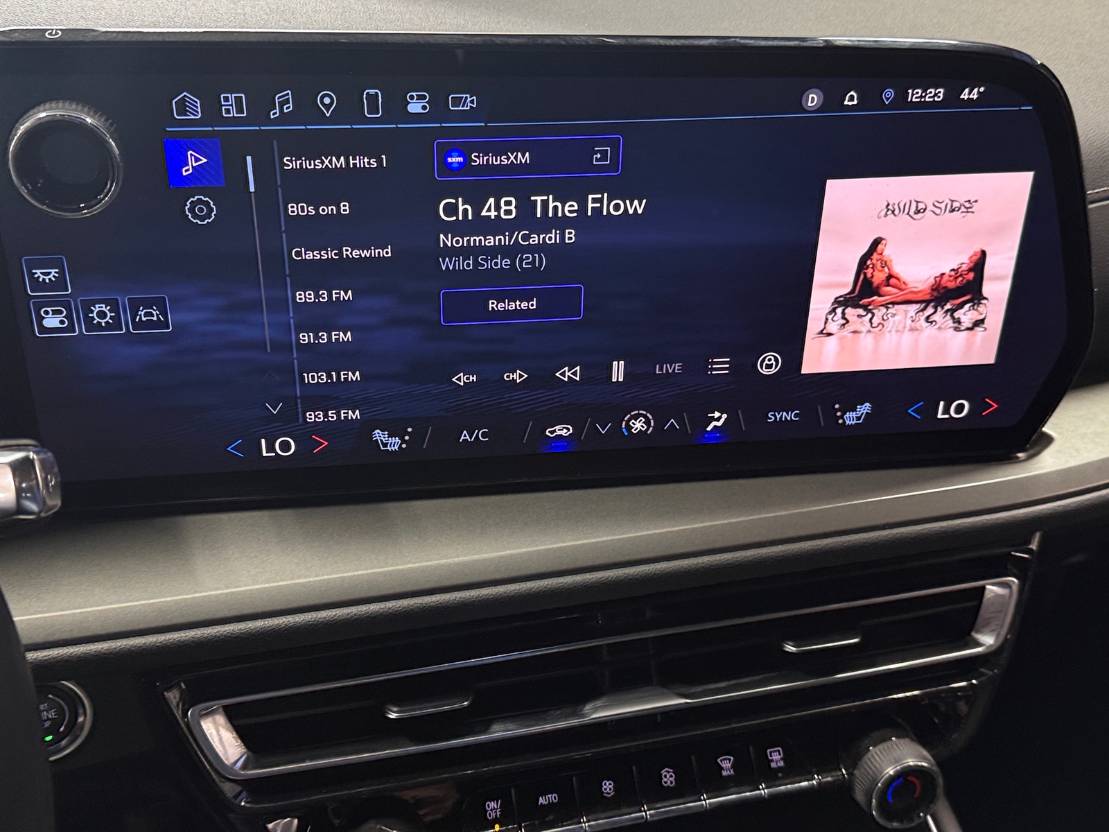 Thumbnail: 2024 Chevrolet Traverse - 4