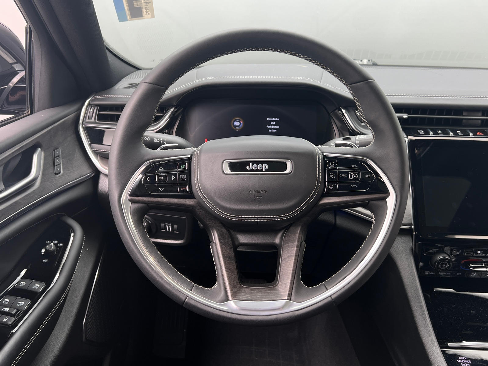 Thumbnail: 2024 Jeep Grand Cherokee - 4