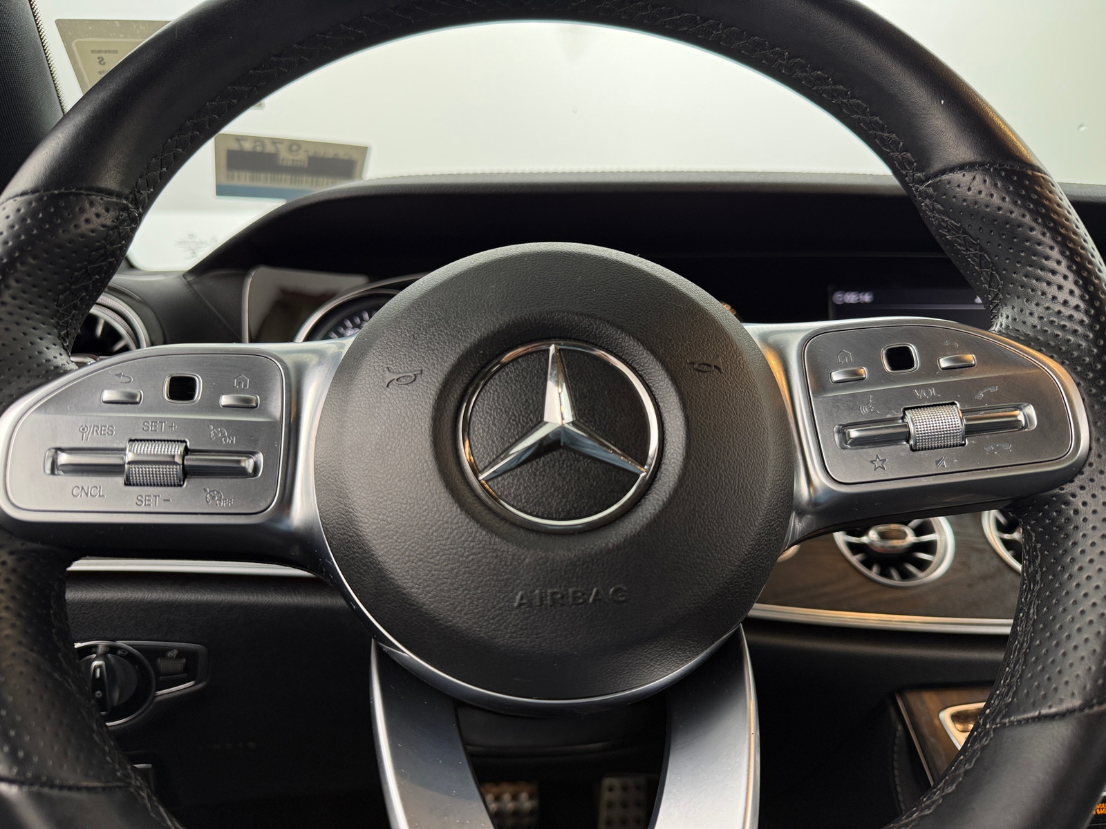 Thumbnail: 2019 Mercedes-Benz E-Class - 4