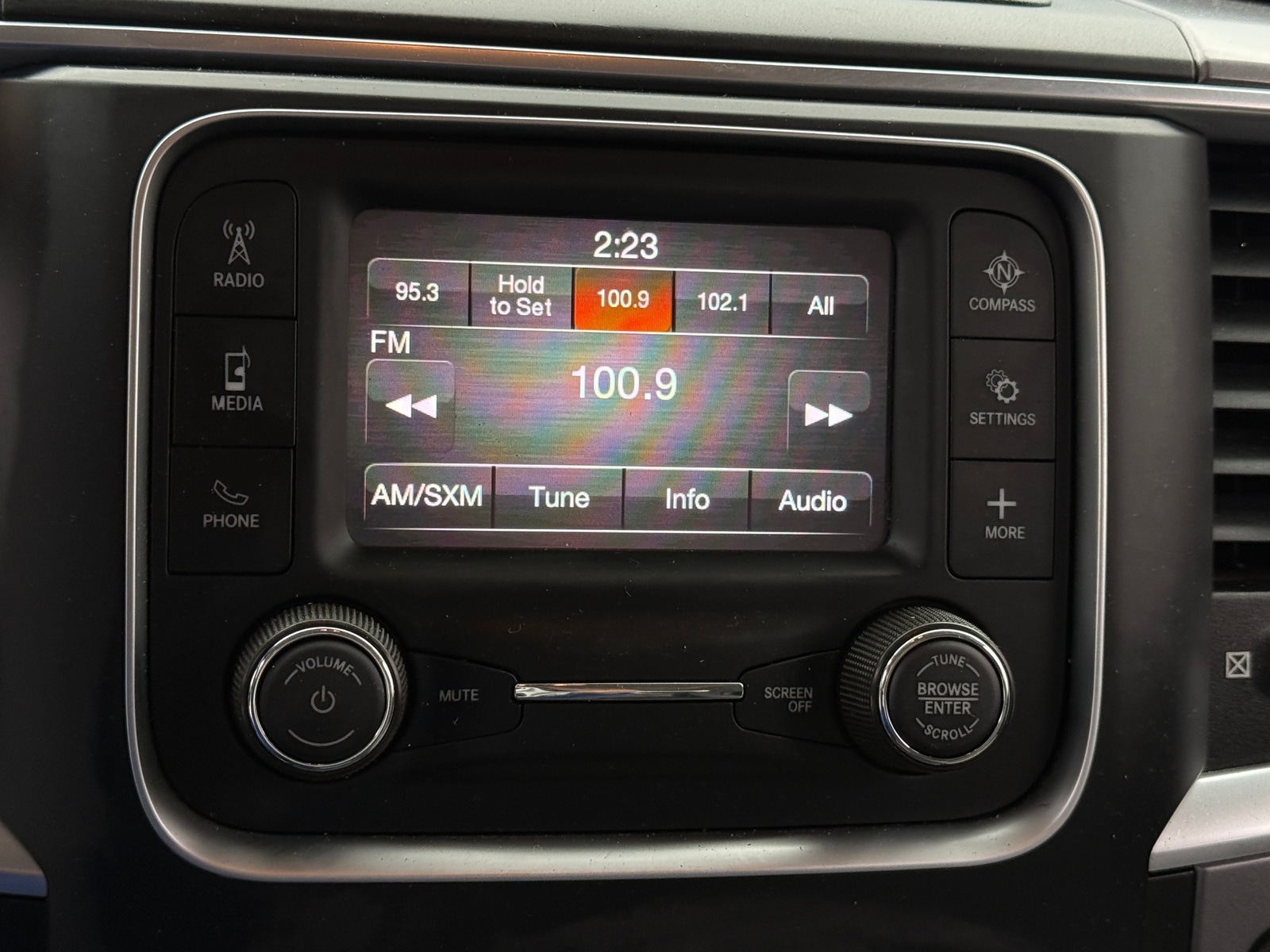 Thumbnail: 2022 RAM 1500 Classic - 4